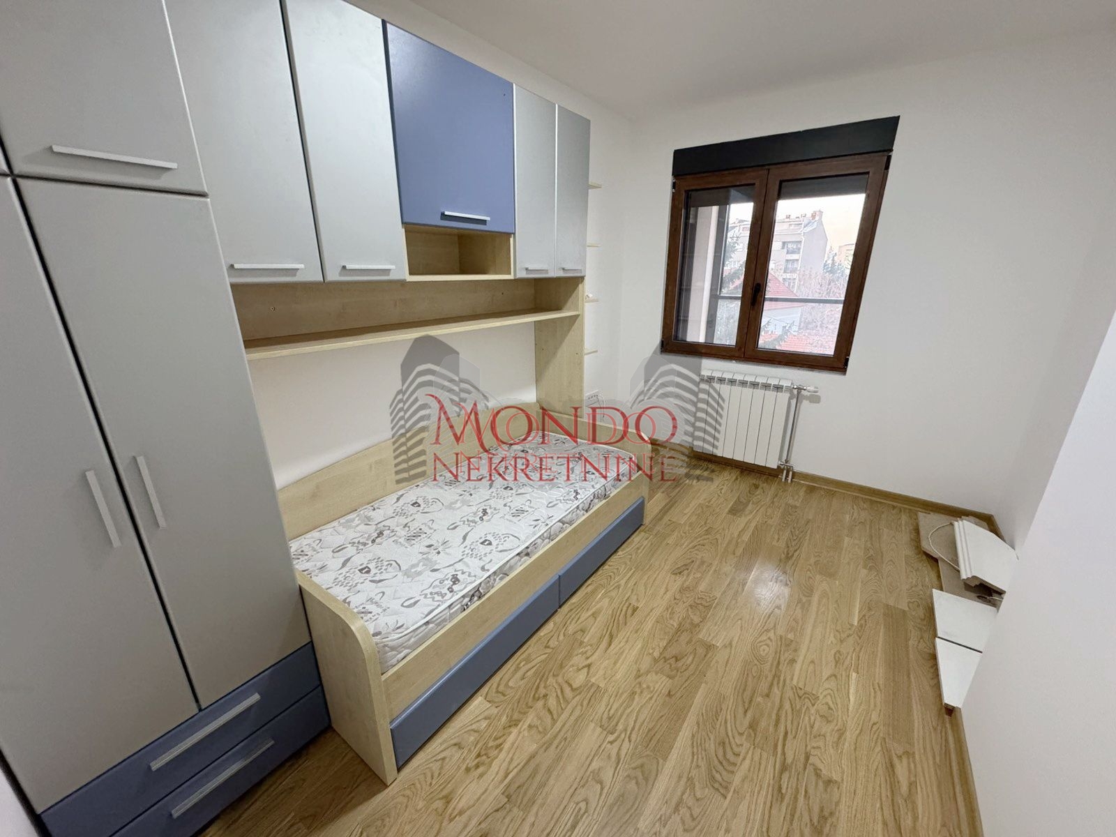 Dvoiposoban nov stan sa parking mestom  u blizini Doma zdravlja