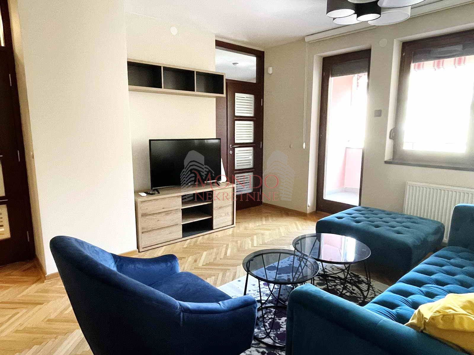 Trosoban stan na bulevaru Nikole Tesle, ch, parking, Niš