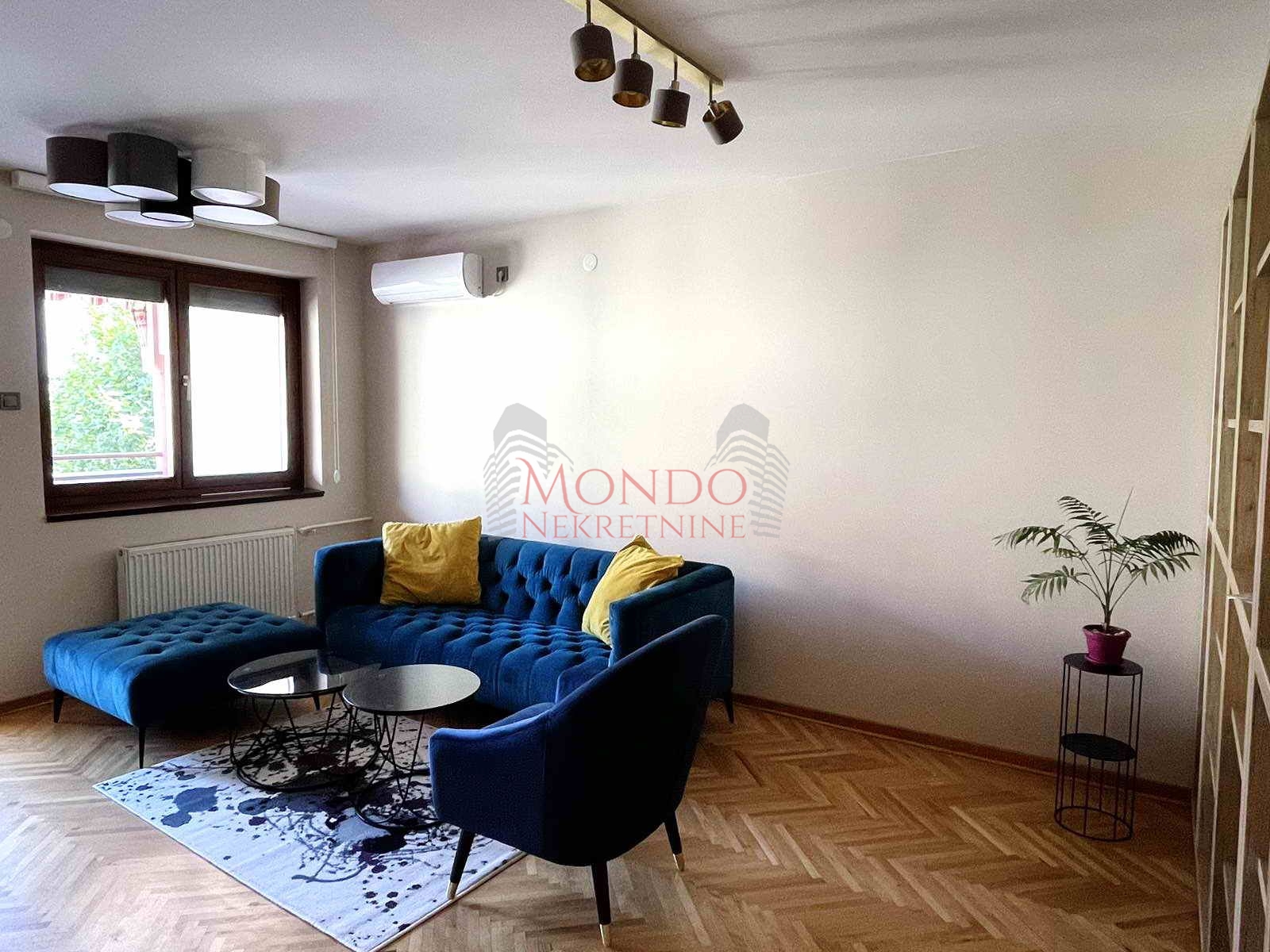 Trosoban stan na bulevaru Nikole Tesle, ch, parking, Niš