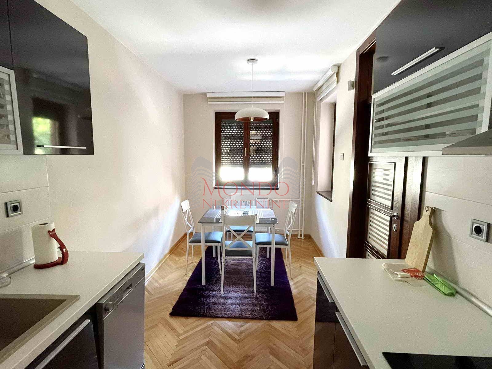 Trosoban stan na bulevaru Nikole Tesle, ch, parking, Niš