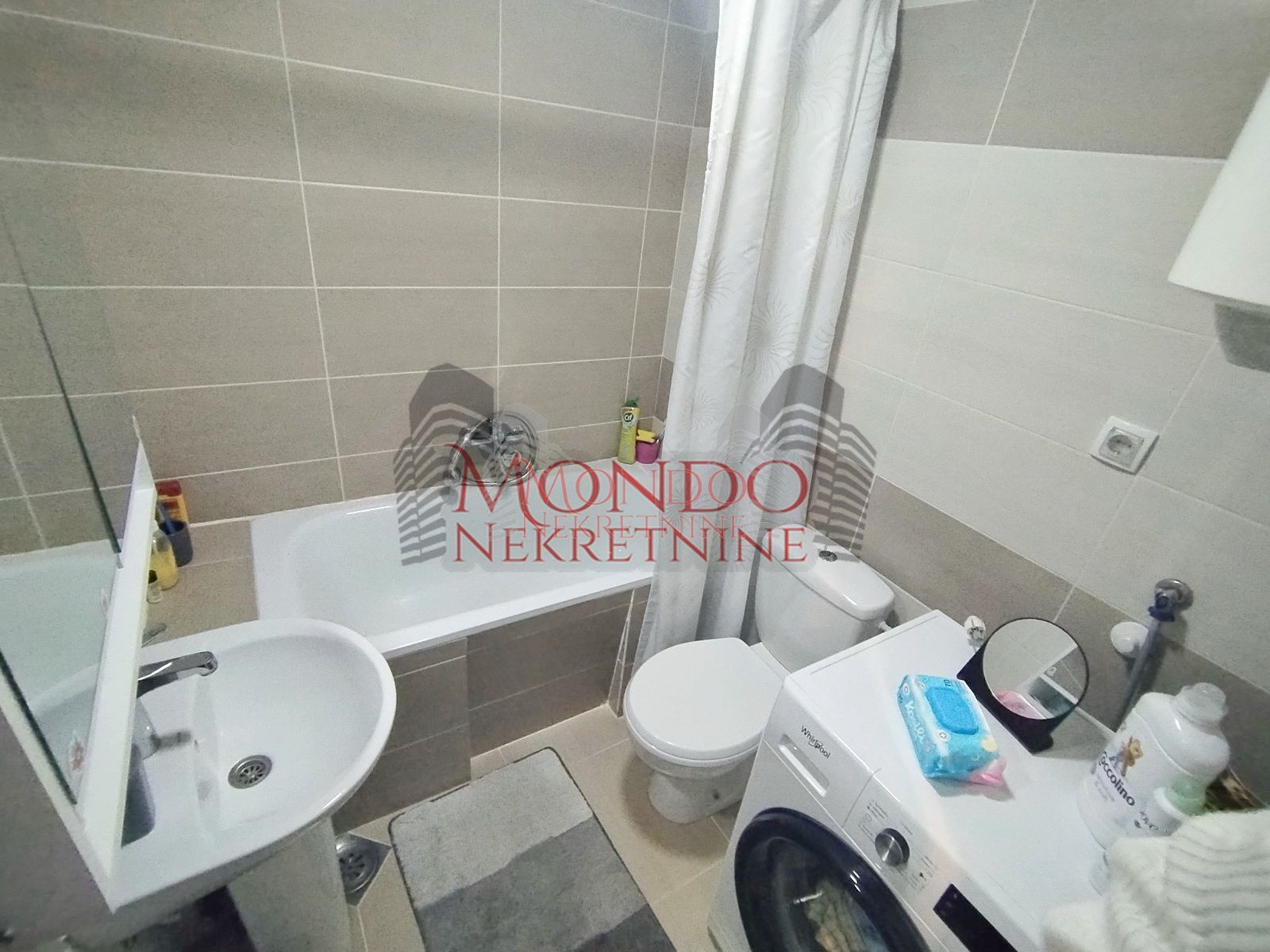 Jednoiposoban stan kod Čaira u  naselju “Vagres City”.