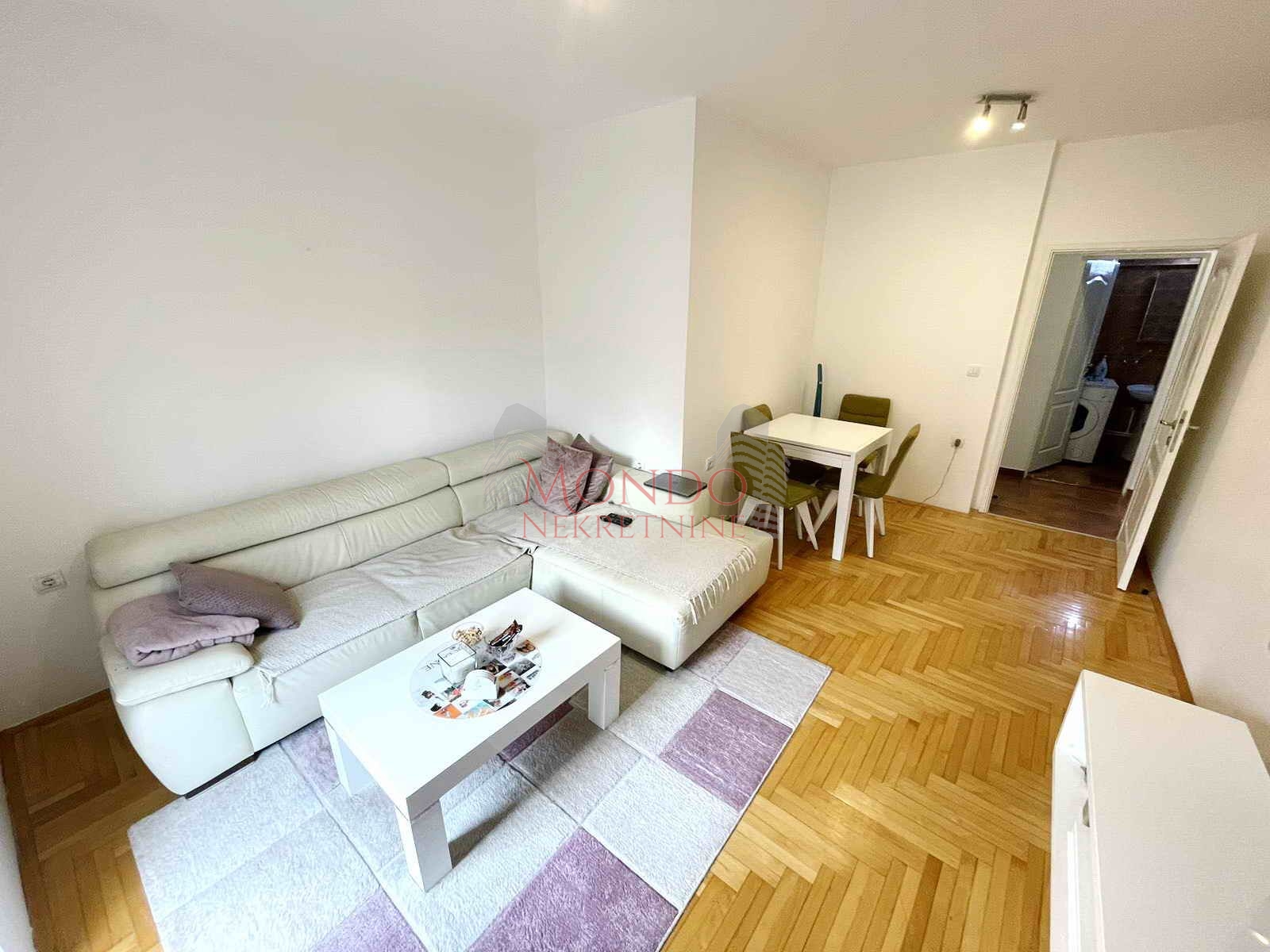 Dvosoban stan na paliluli, eg, peti sprat, Niš