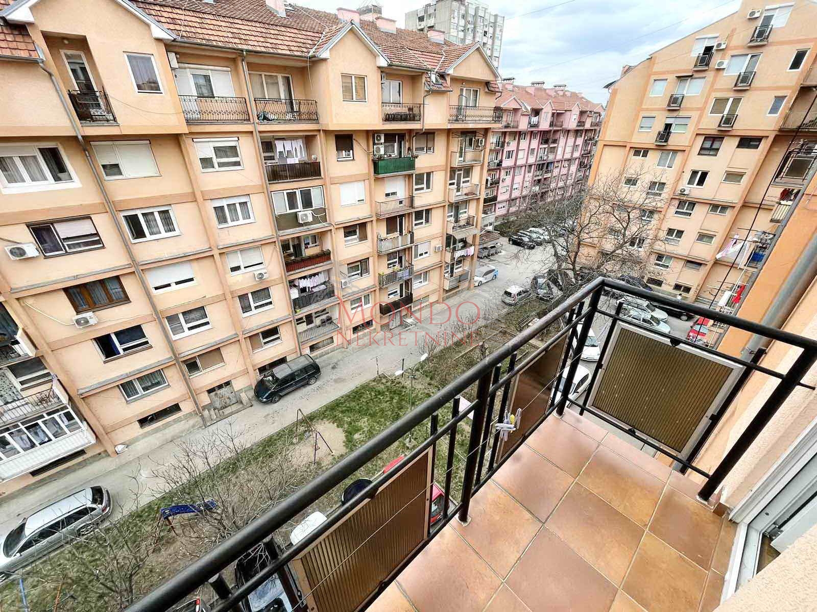 Dvosoban stan na paliluli, eg, peti sprat, Niš