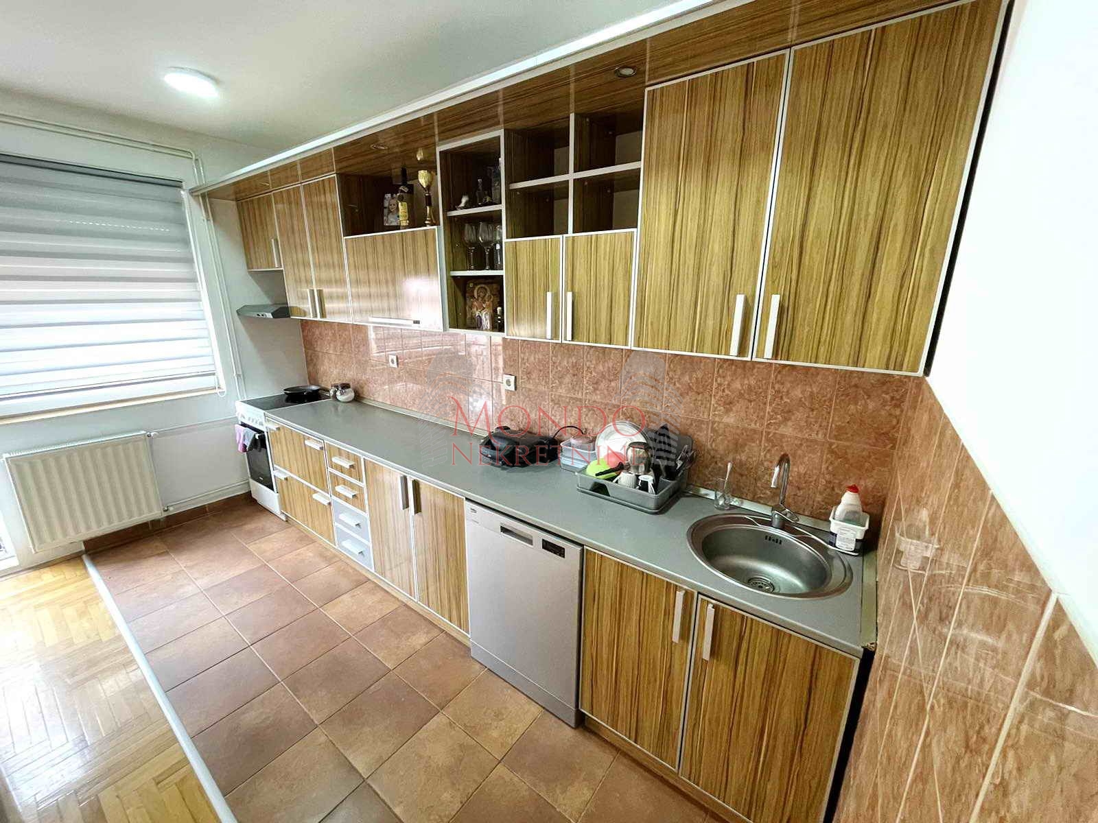 Dvosoban stan na paliluli, eg, peti sprat, Niš