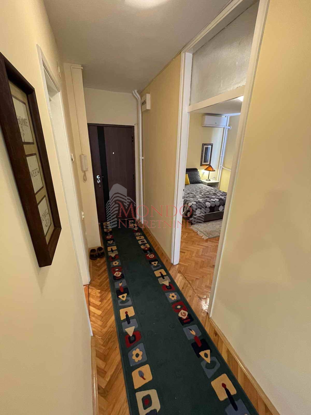 Dvosoban stan u samom centru, cg, Niš