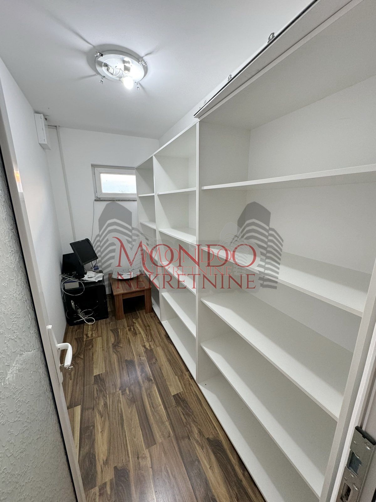 Izaje se hala sa kancelarijama na glavnom putu Leskovac-Vlasotince