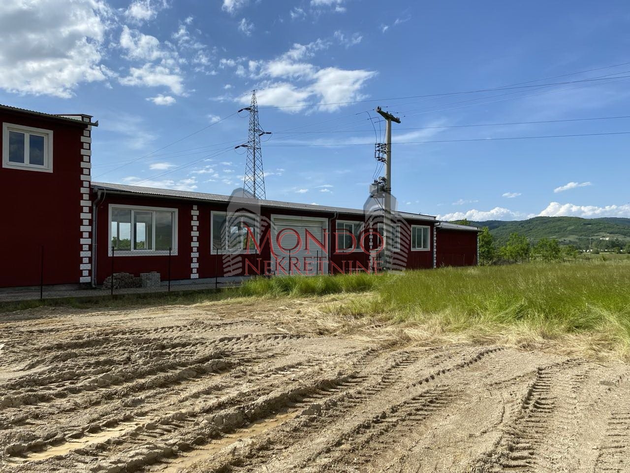 Izaje se hala sa kancelarijama na glavnom putu Leskovac-Vlasotince