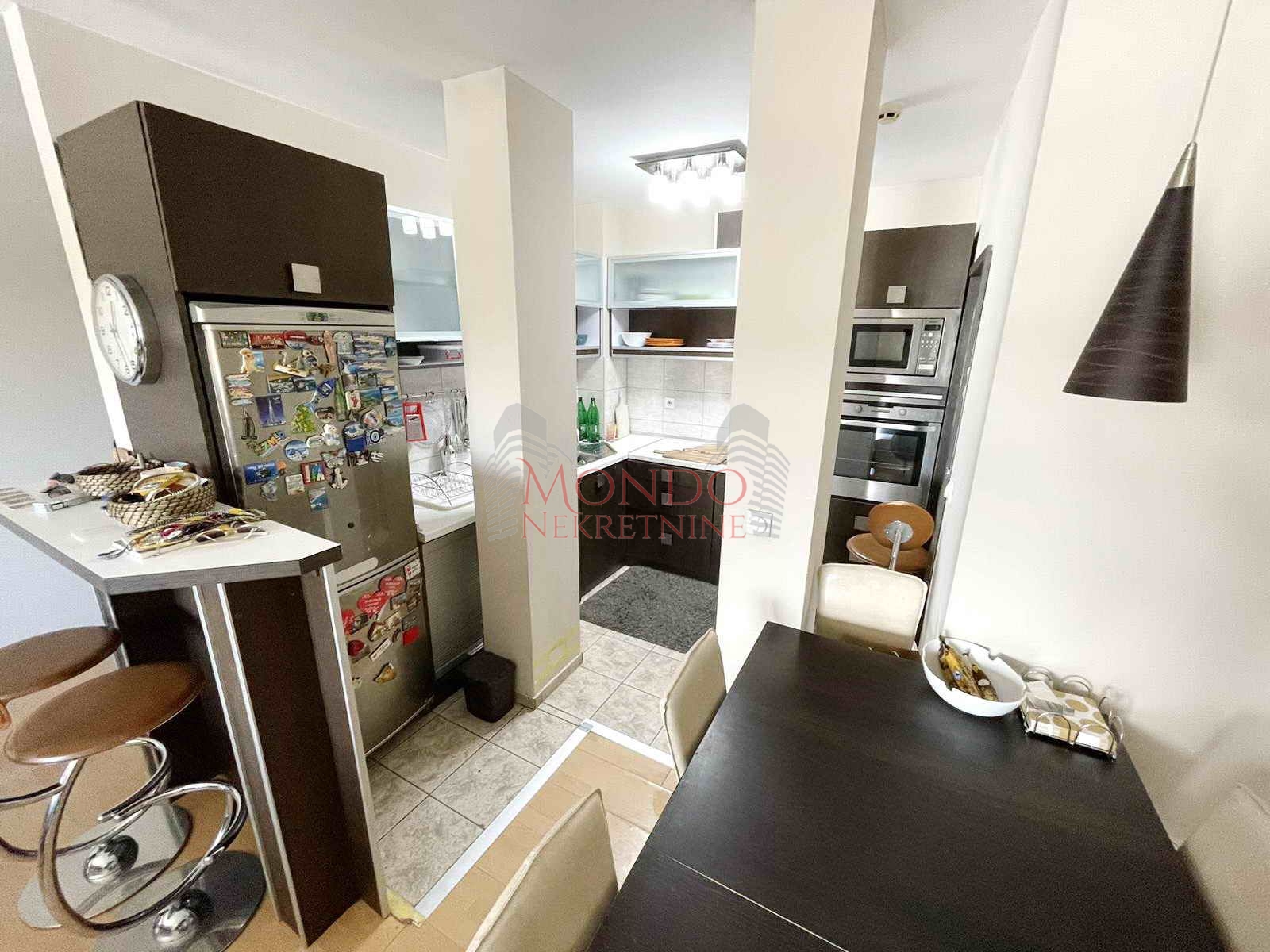 Četvorosoban stan u magodnu, renoviran, cg, Niš