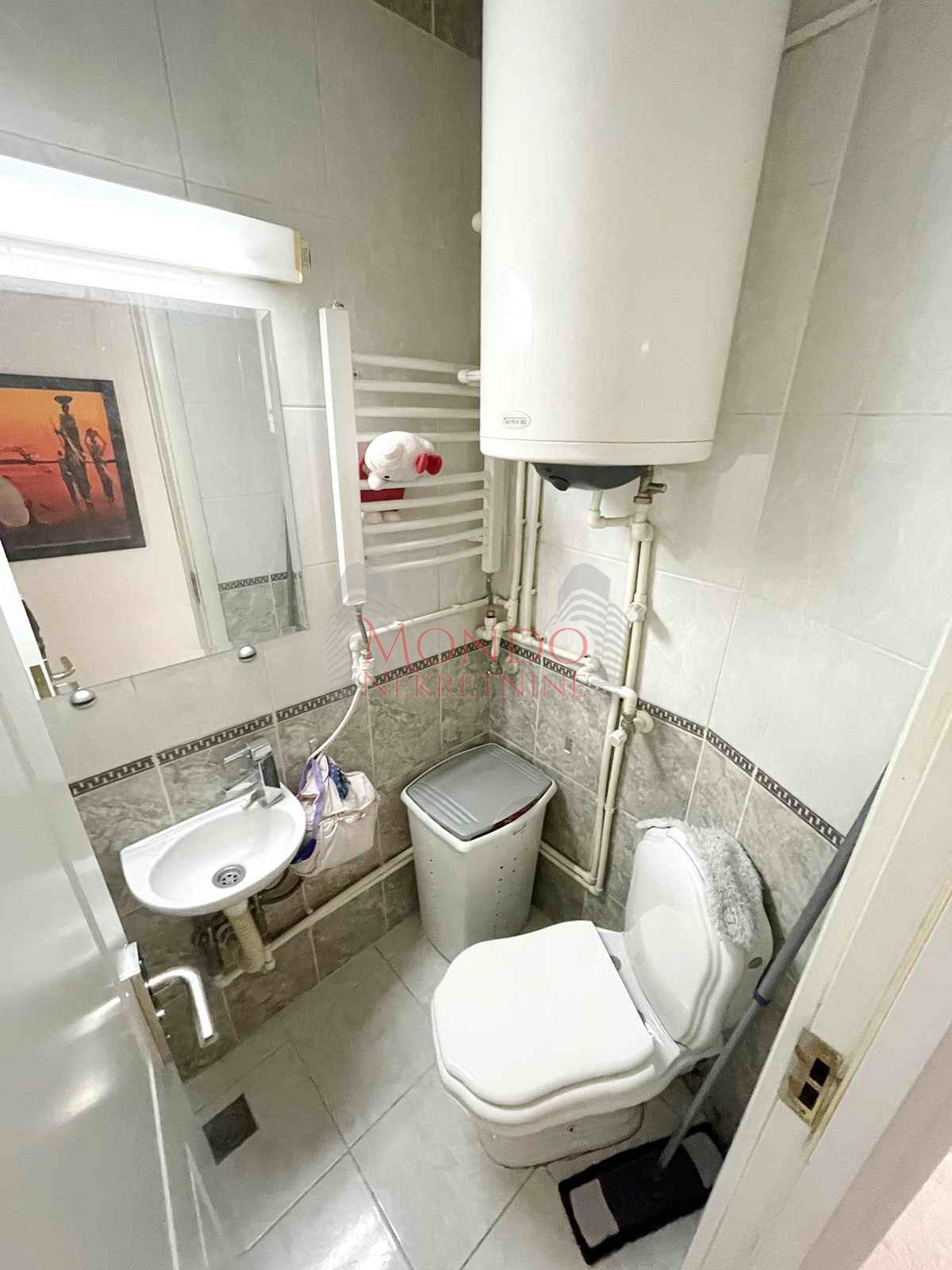 Četvorosoban stan u magodnu, renoviran, cg, Niš