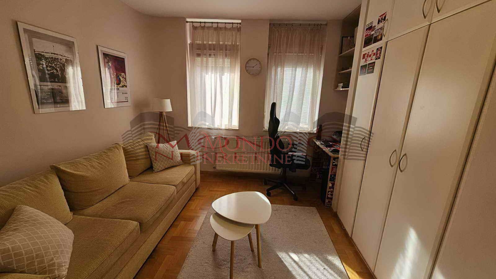 Trosoban stan 78m2 u poslovnom komplesu Magdon.