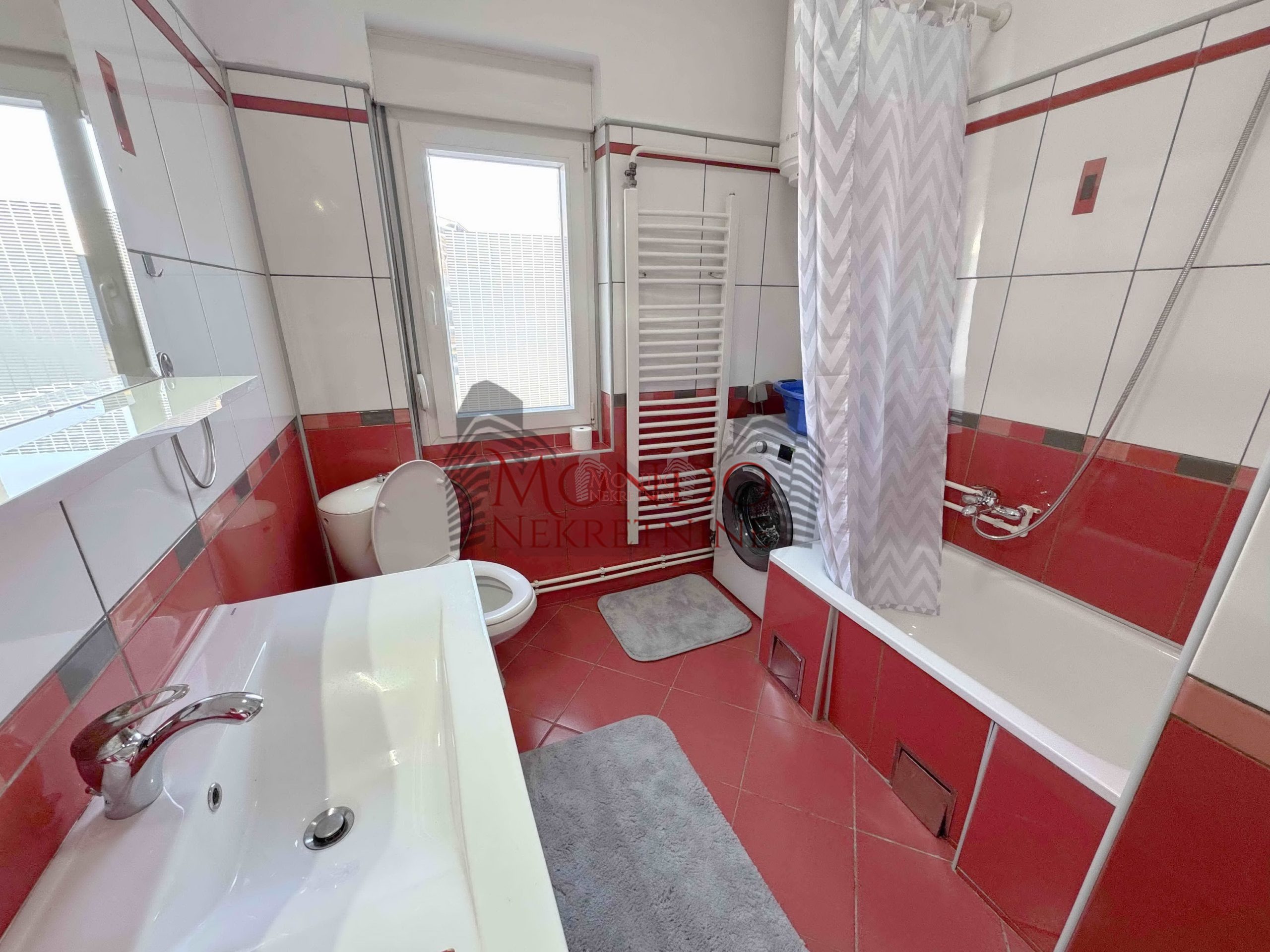 Dvosoban stan u samom centru grada, Trg Pavla Stojkovica