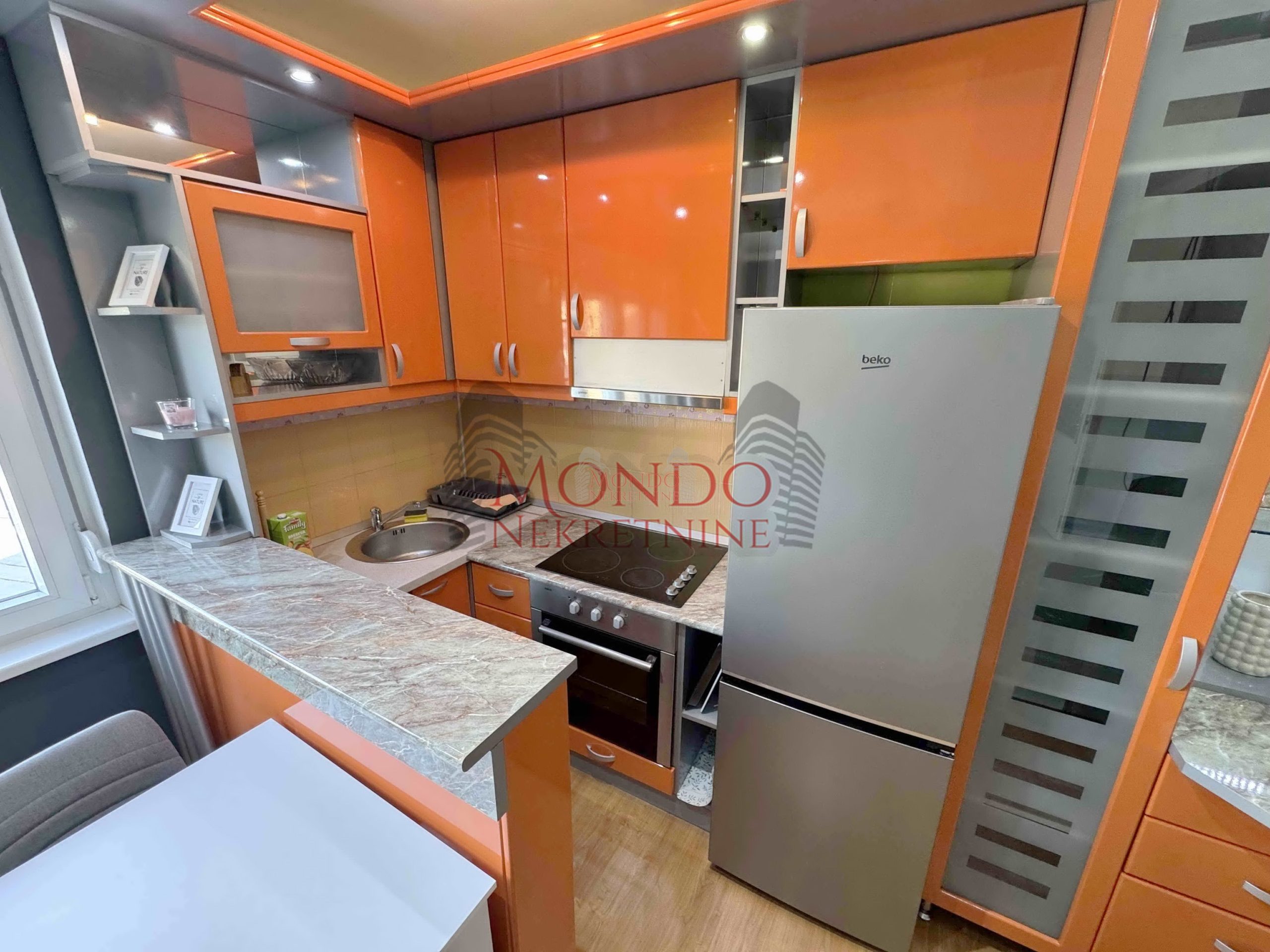 Dvosoban stan u samom centru grada, Trg Pavla Stojkovica