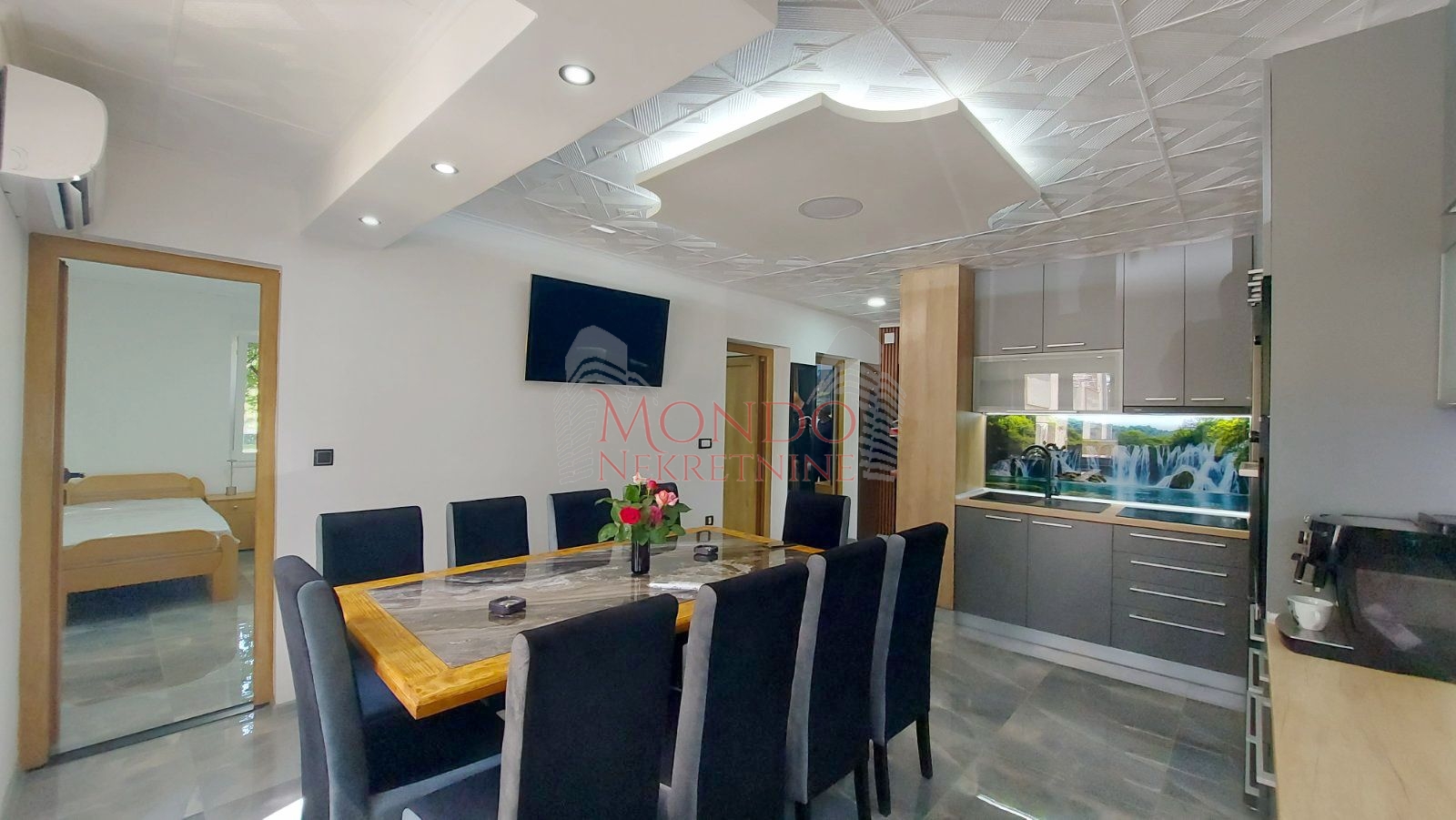 Trosoban stan preko puta os Mika Antic, Knjazevacka