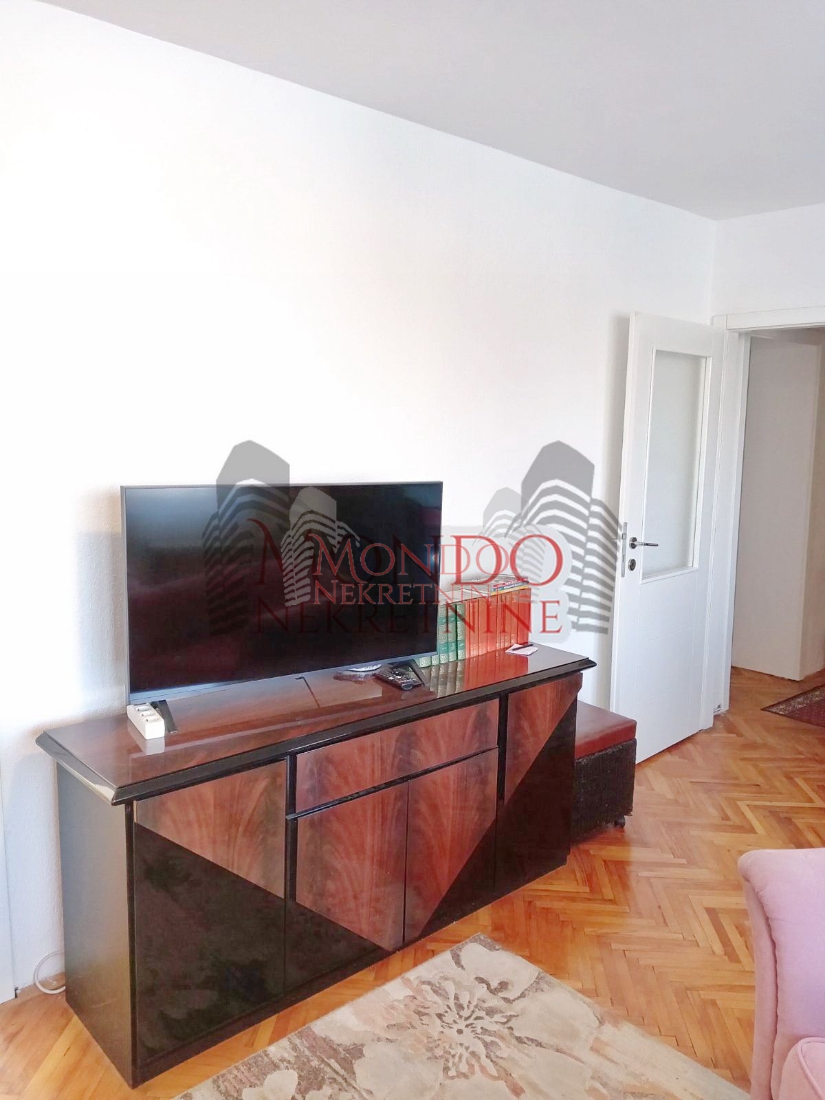 Dvoiposoban stan kod medicnskog fakulteta