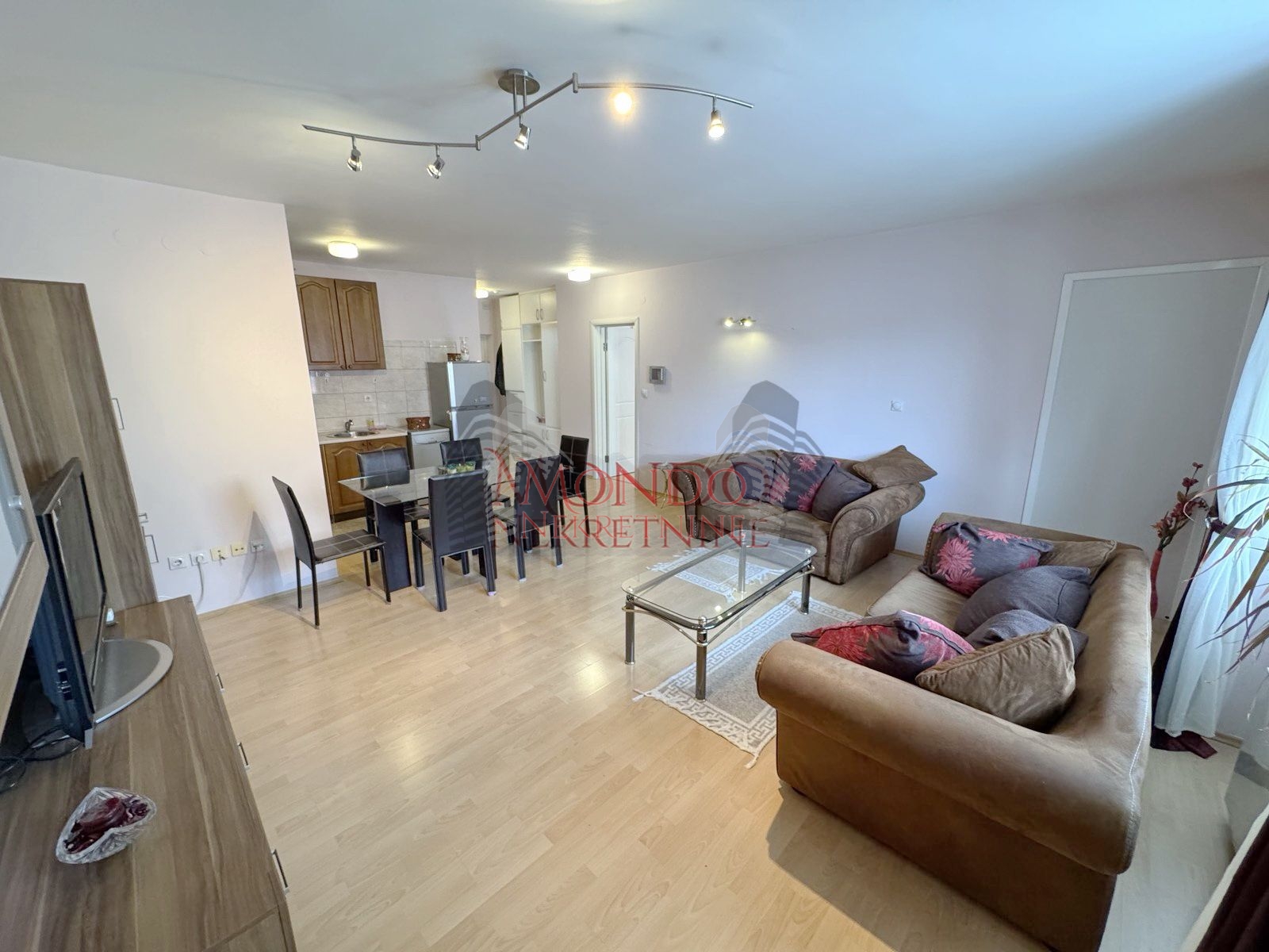 Jednoiposoban stan u Duvanistu, Magdon