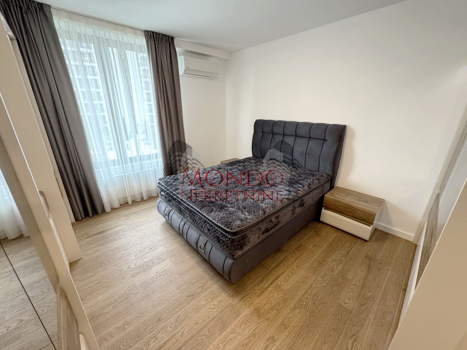 Trosoban opremljen stan u Delta Residence, neuseljavan