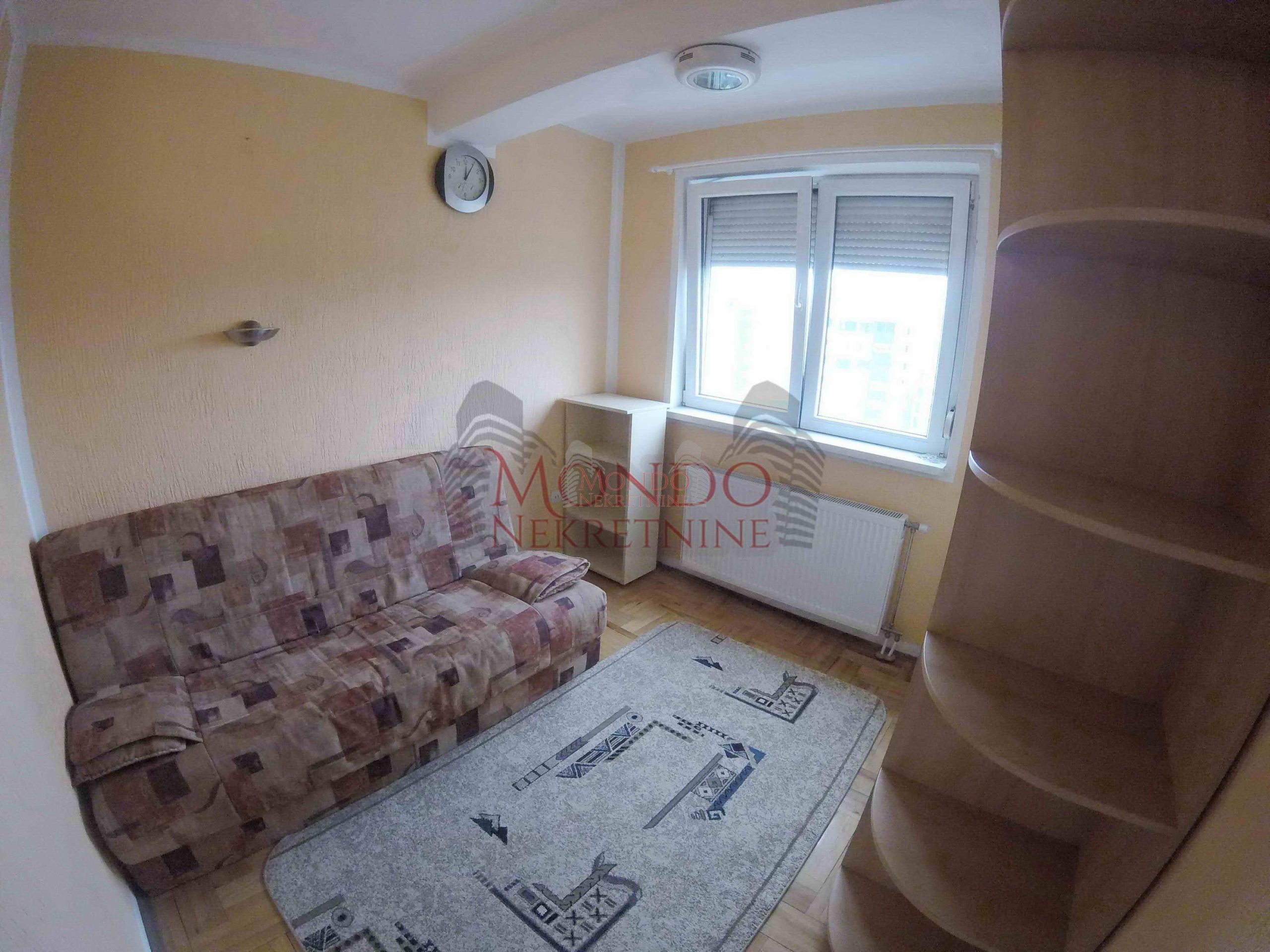 Trosoban stan u centru grada kod Dusanovog bazara, novogradnja!