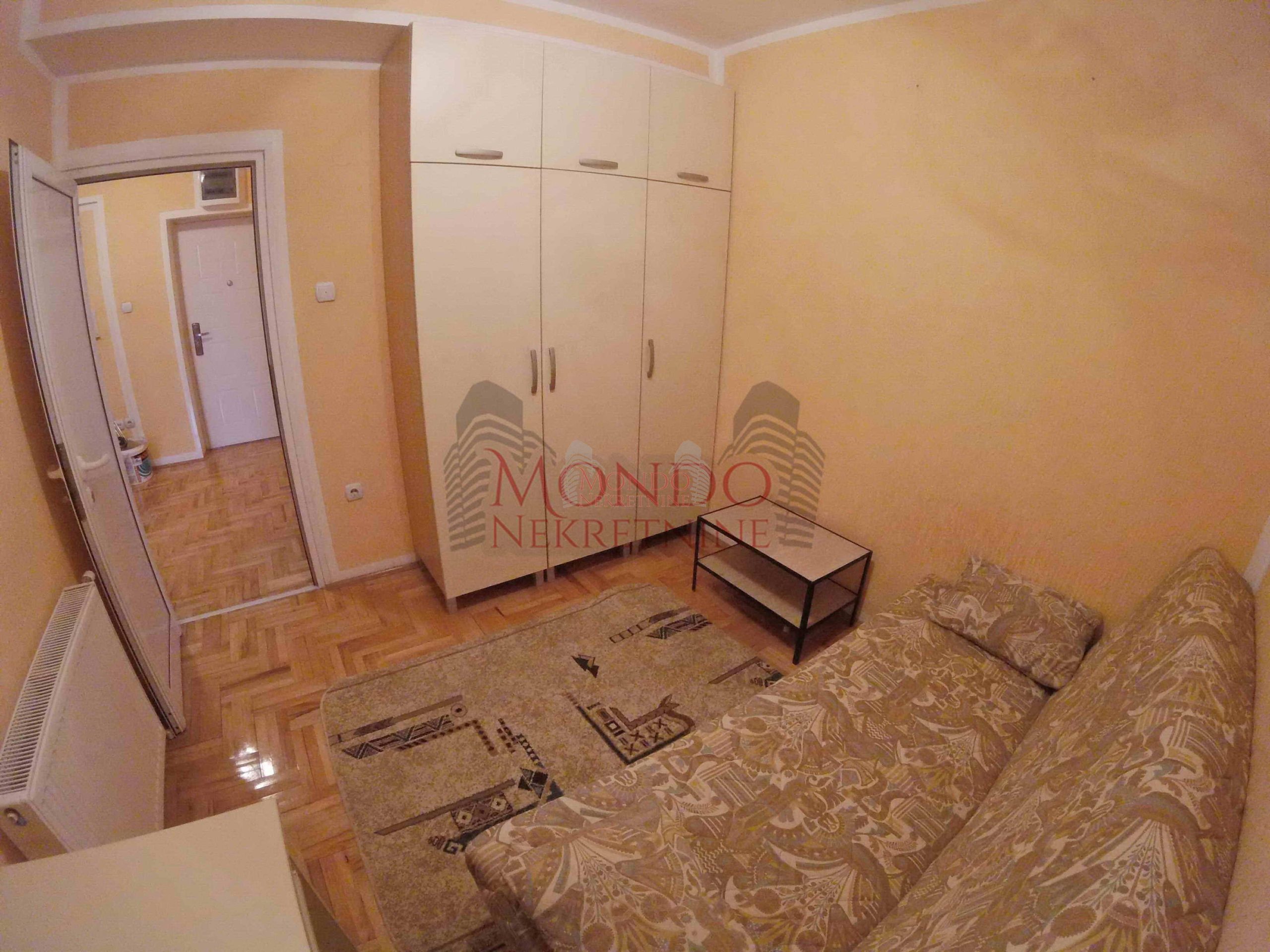 Trosoban stan u centru grada kod Dusanovog bazara, novogradnja!