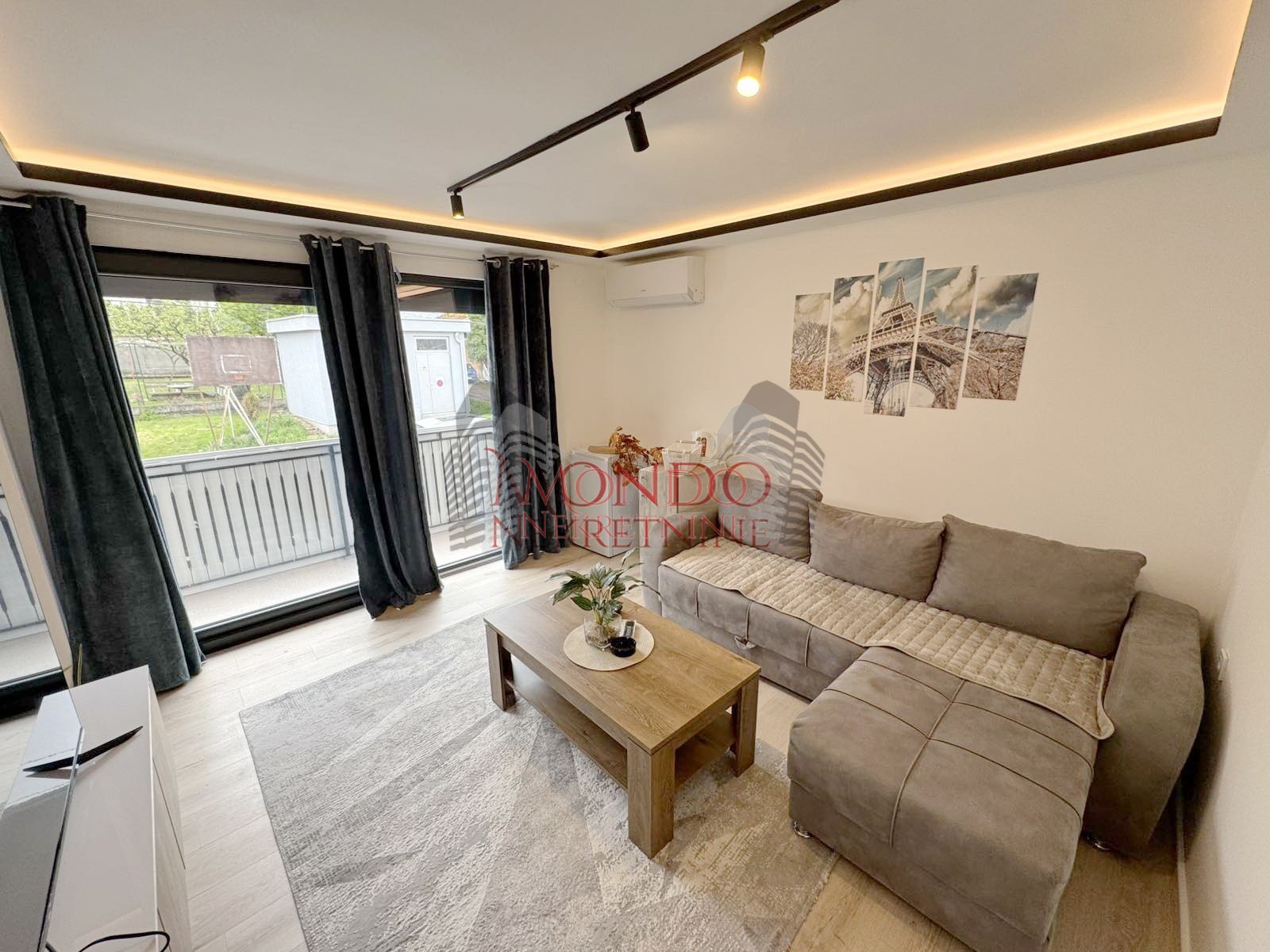 Jednoiposoban stan na Trosarini, novogradnja u plizini restorana Paris