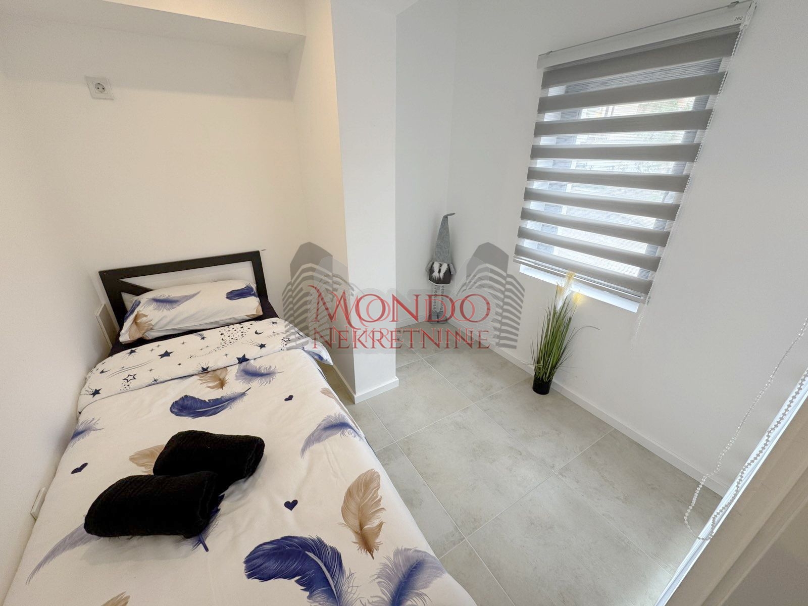 Jednoiposoban stan na Trosarini, novogradnja u plizini restorana Paris