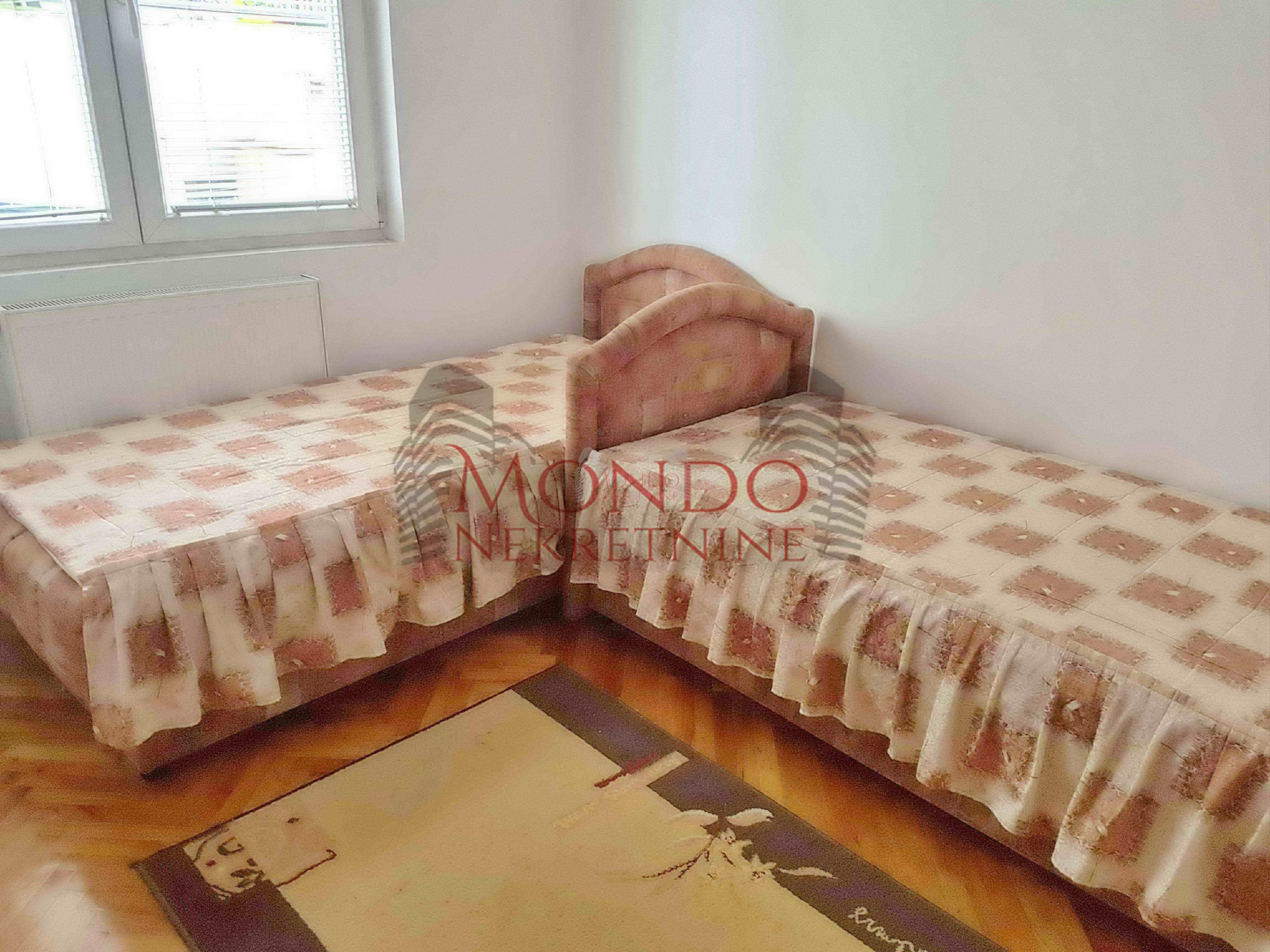 Dvosoban stan na Crvenom pevcu