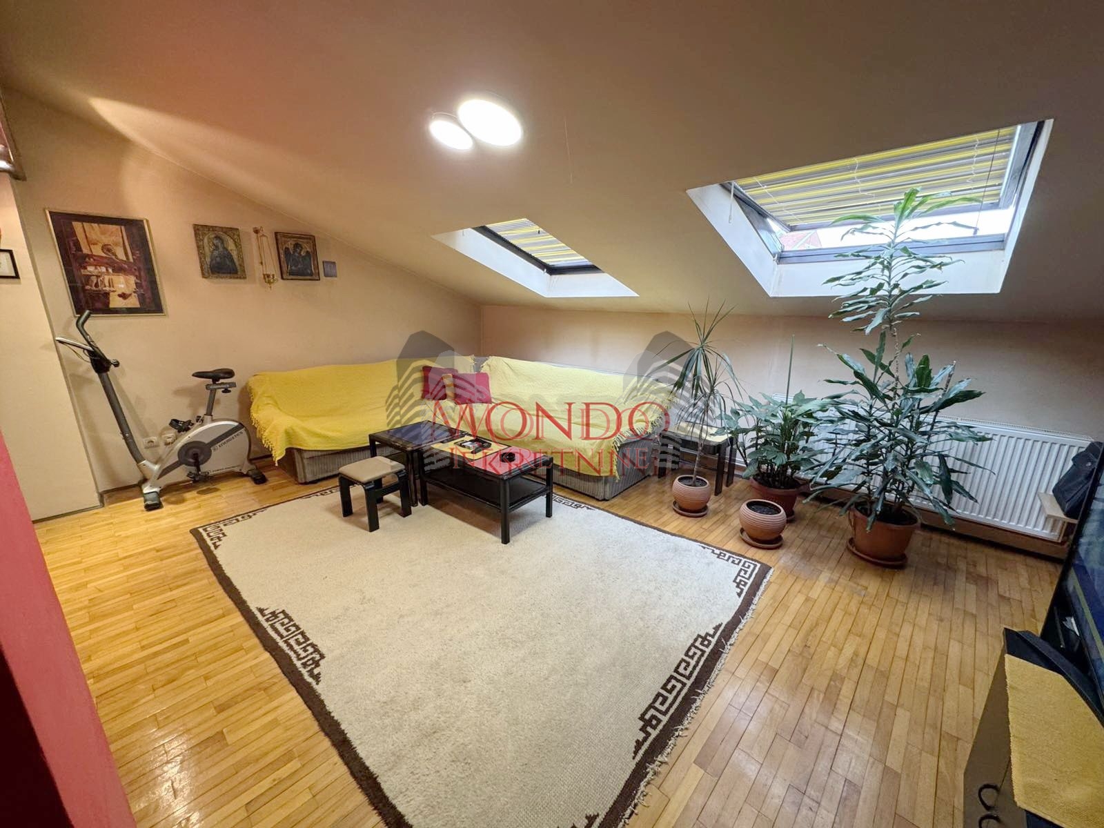 Trosoban stan na Bulevaru ul Blagoja Parovica kod Delte