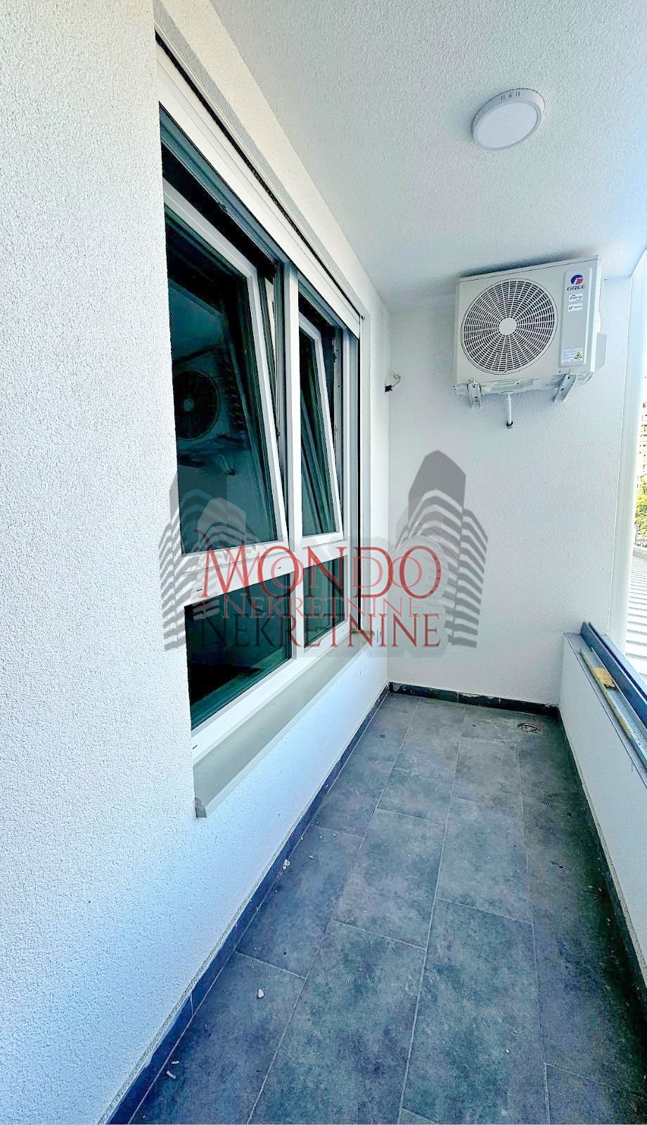 Nov jednoiposoban stan kod na Bulevaru Nemanjića