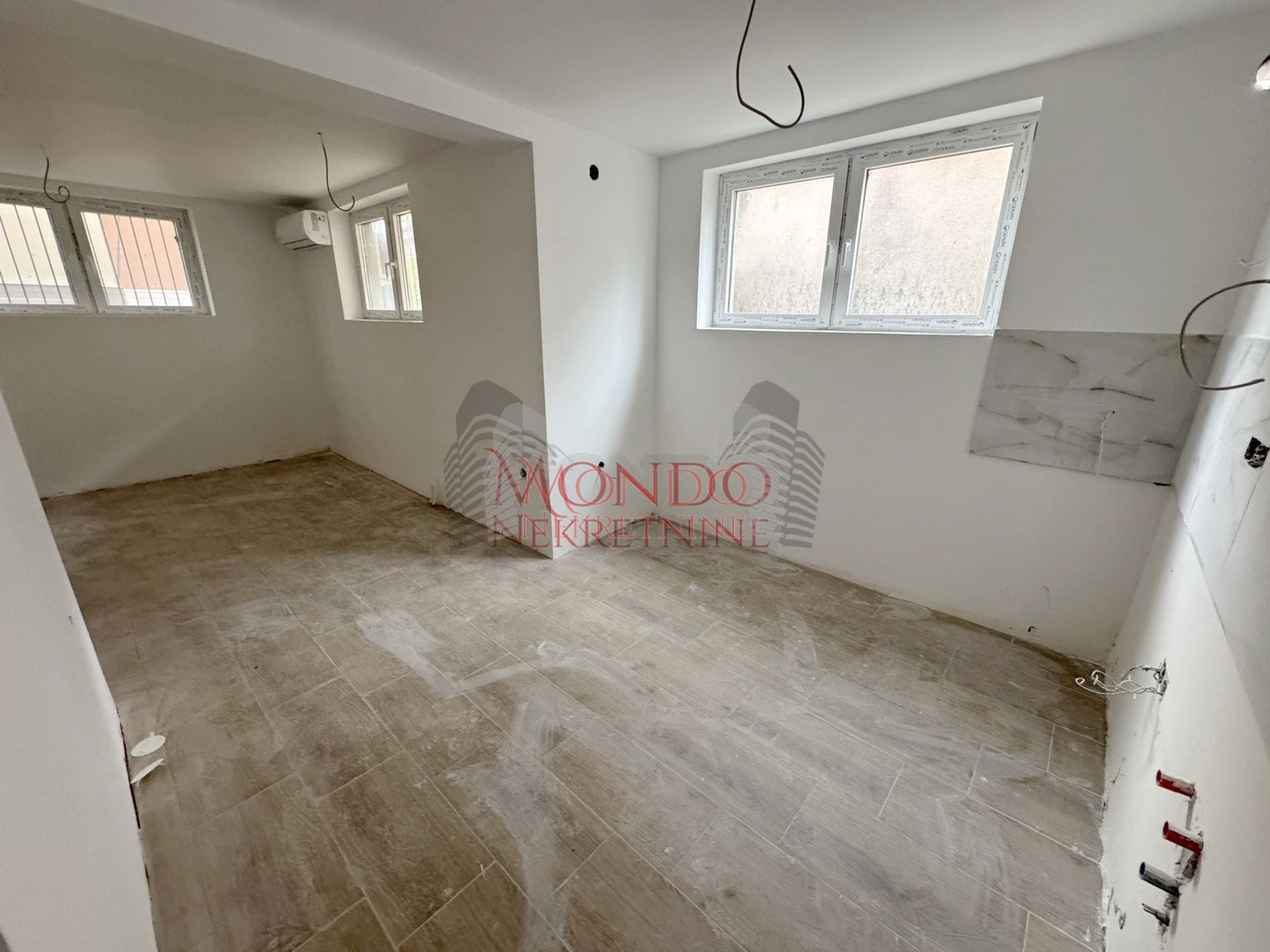 Dvoiposoban stan u novoj zgradi na Beverli Hilsu