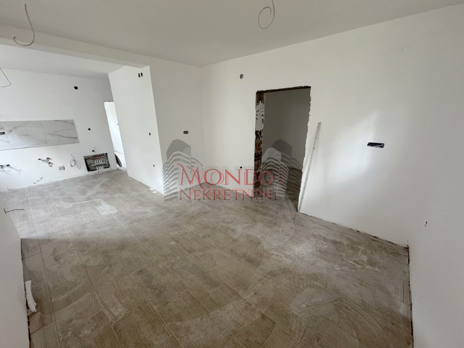 Dvoiposoban stan u novoj zgradi na Beverli Hilsu