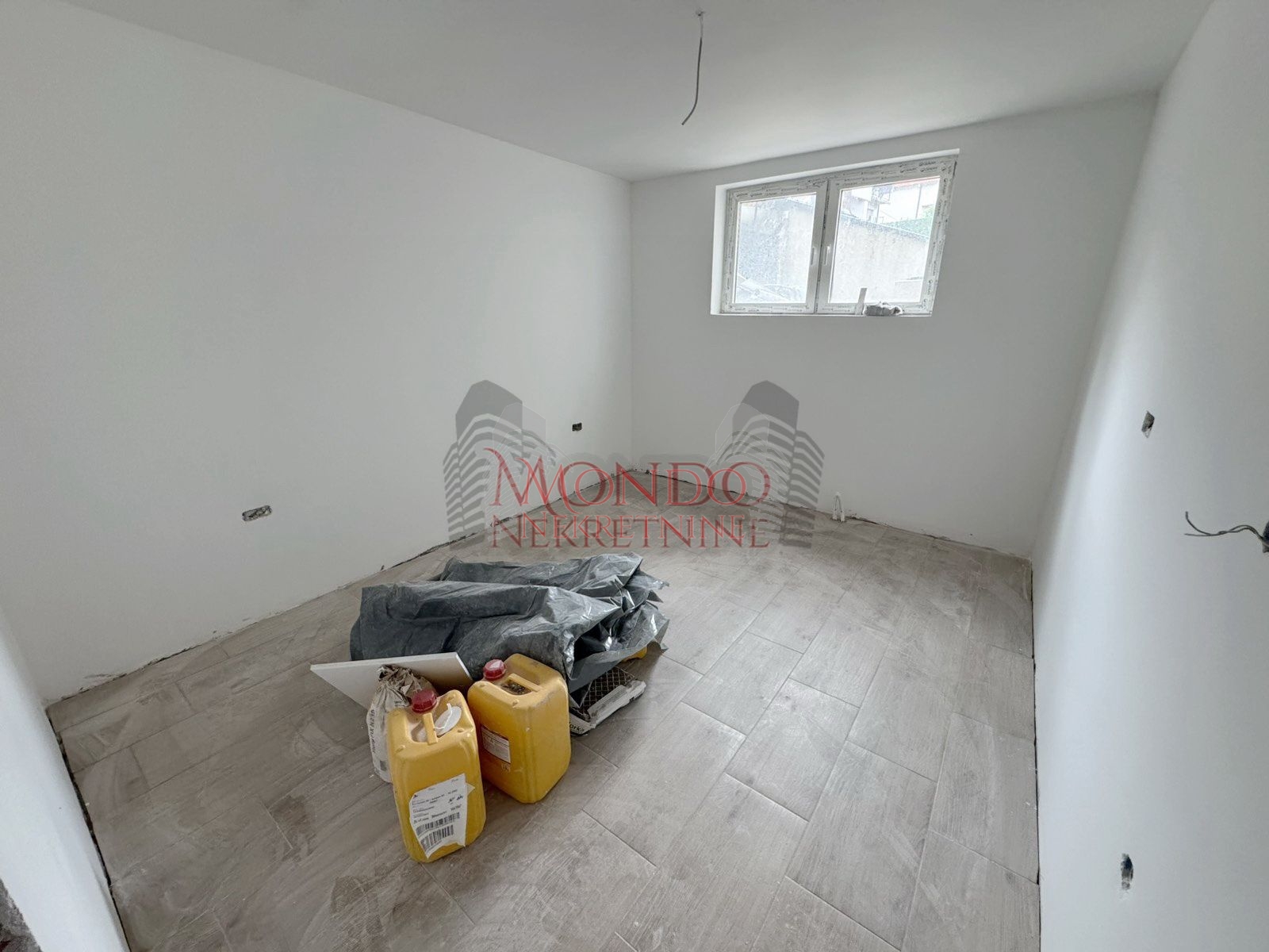 Dvoiposoban stan u novoj zgradi na Beverli Hilsu