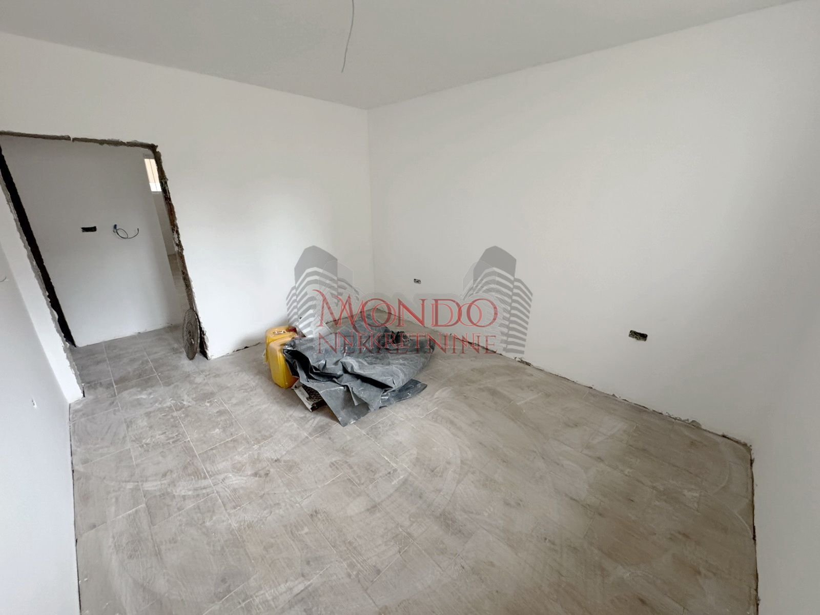 Dvoiposoban stan u novoj zgradi na Beverli Hilsu