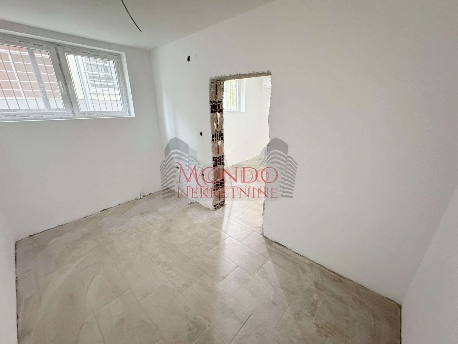 Dvoiposoban stan u novoj zgradi na Beverli Hilsu