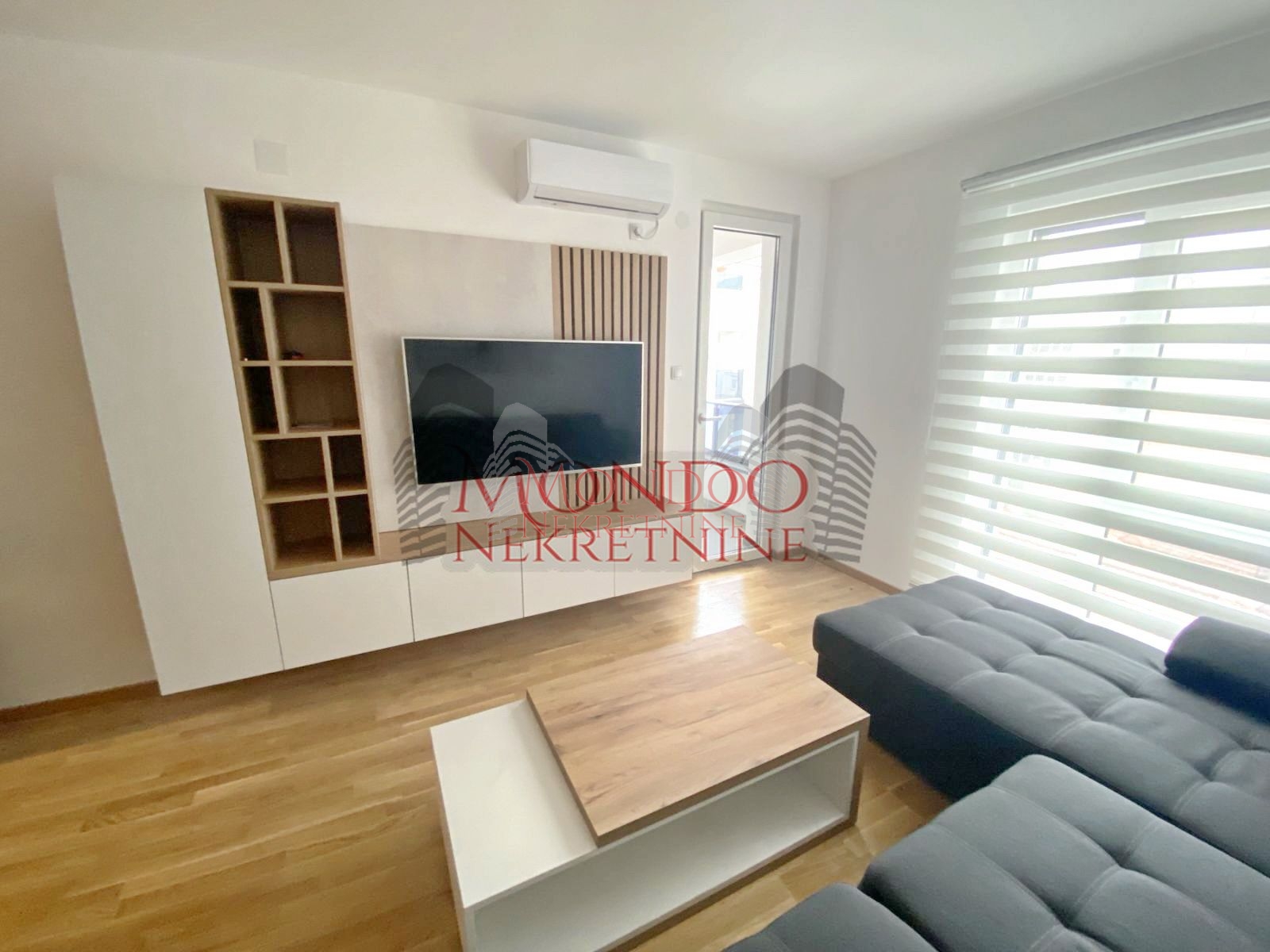 Luks jednoiposoban stan kod Doma zdravlja