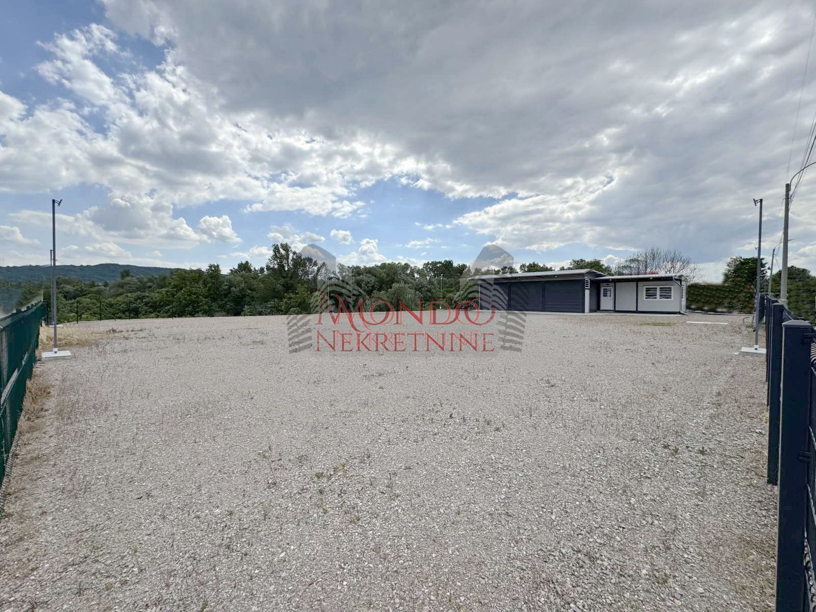 Na prodaju plac u Donjoj Vrezini u blizini Vrezinskog bazena