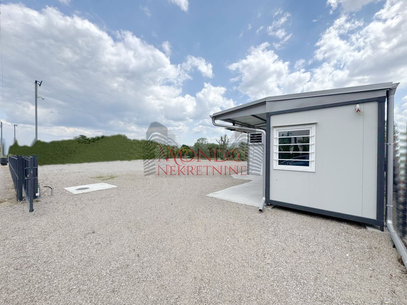 Na prodaju plac u Donjoj Vrezini u blizini Vrezinskog bazena