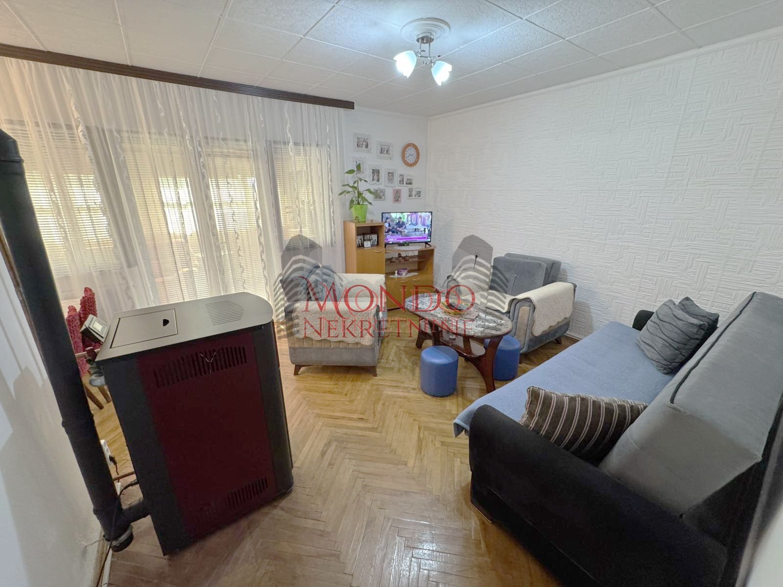 Vikend kuca na putu za Donje Vlase