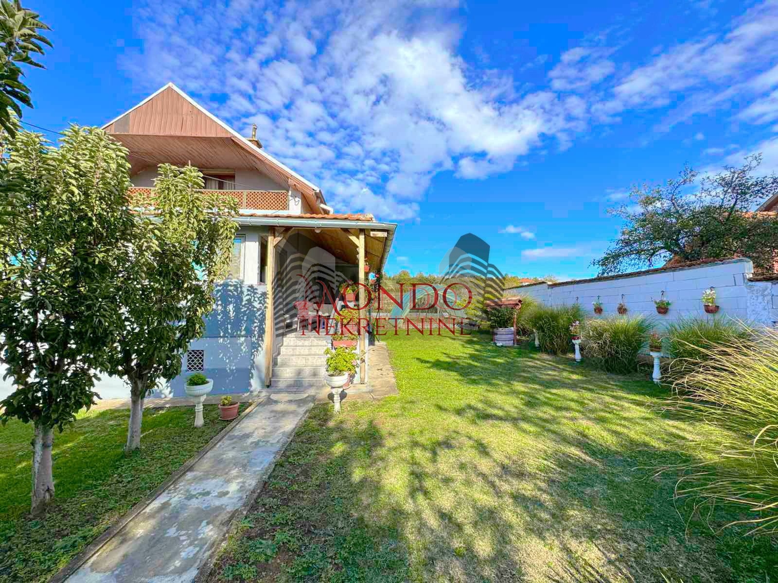 Vikend kuca na putu za Donje Vlase