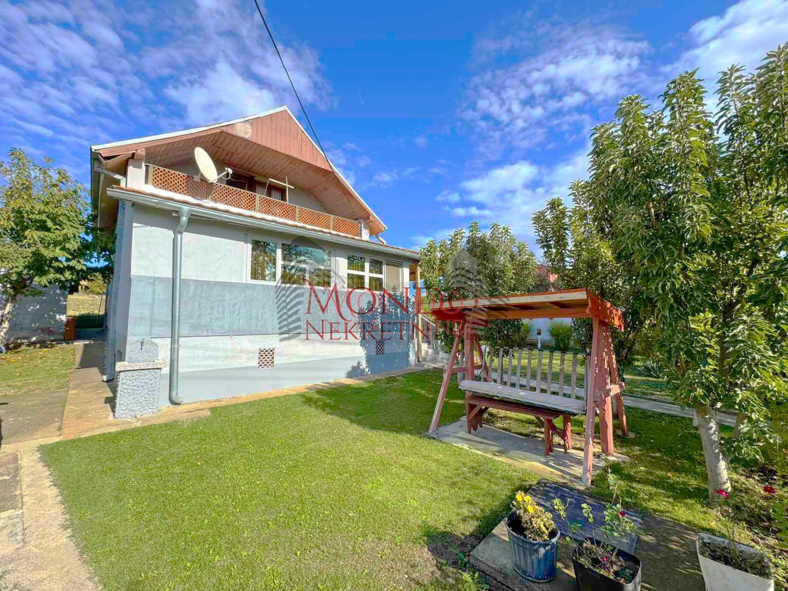 Vikend kuca na putu za Donje Vlase