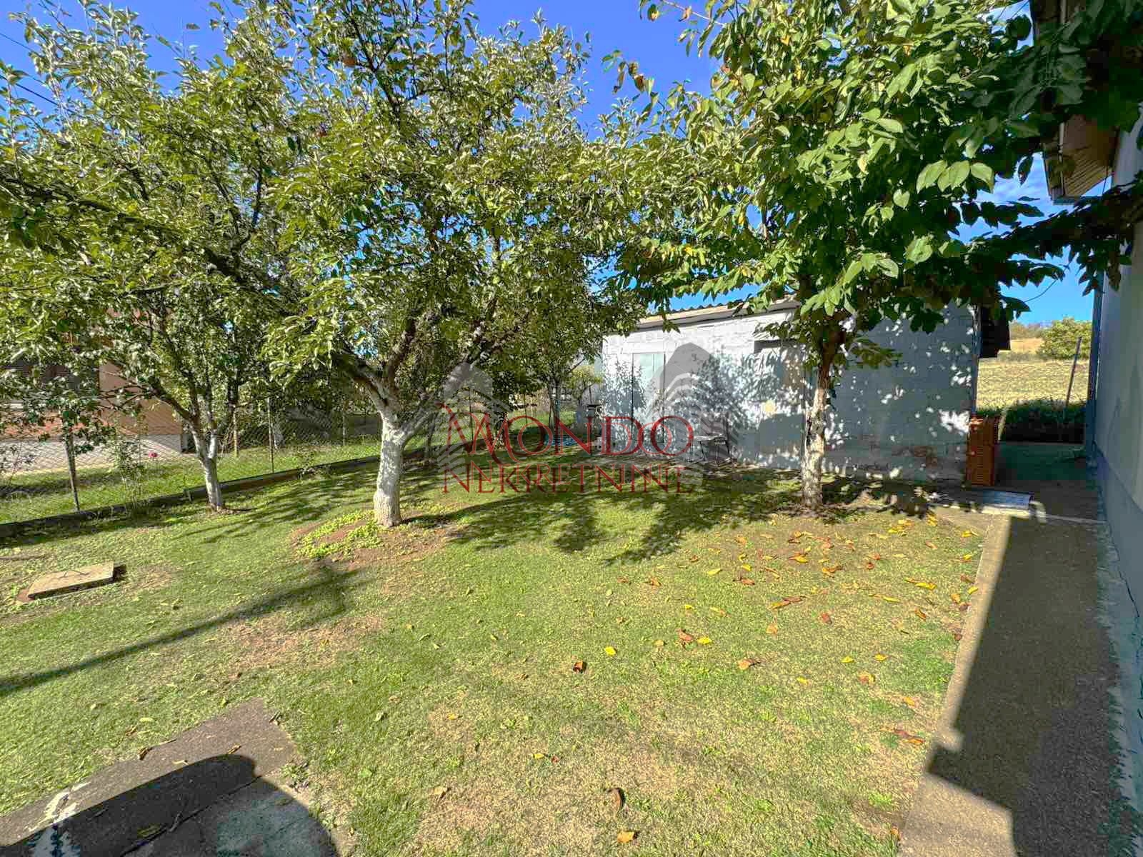 Vikend kuca na putu za Donje Vlase