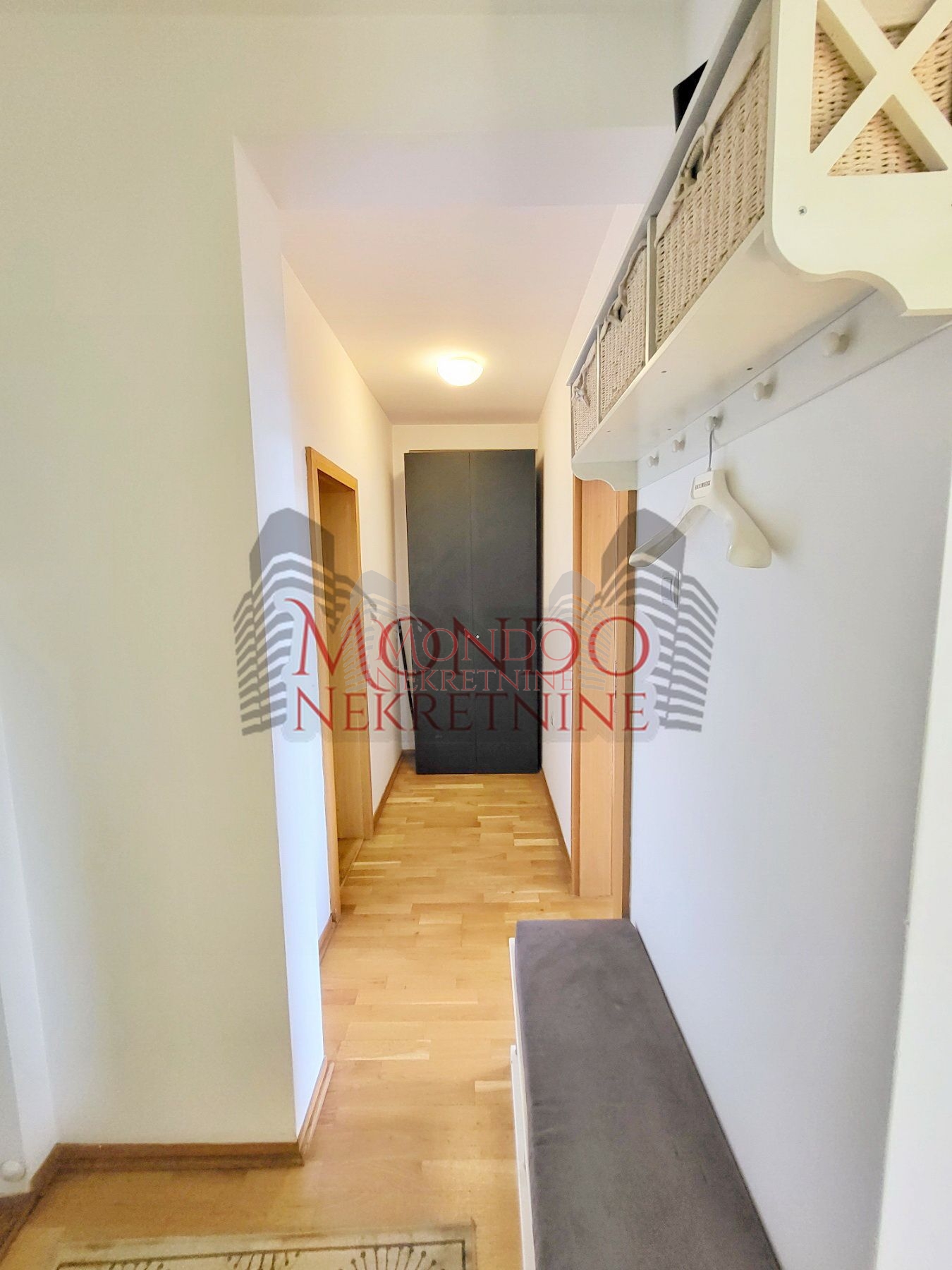 Jednoiposoban stan kod Filozofskog fakulteta