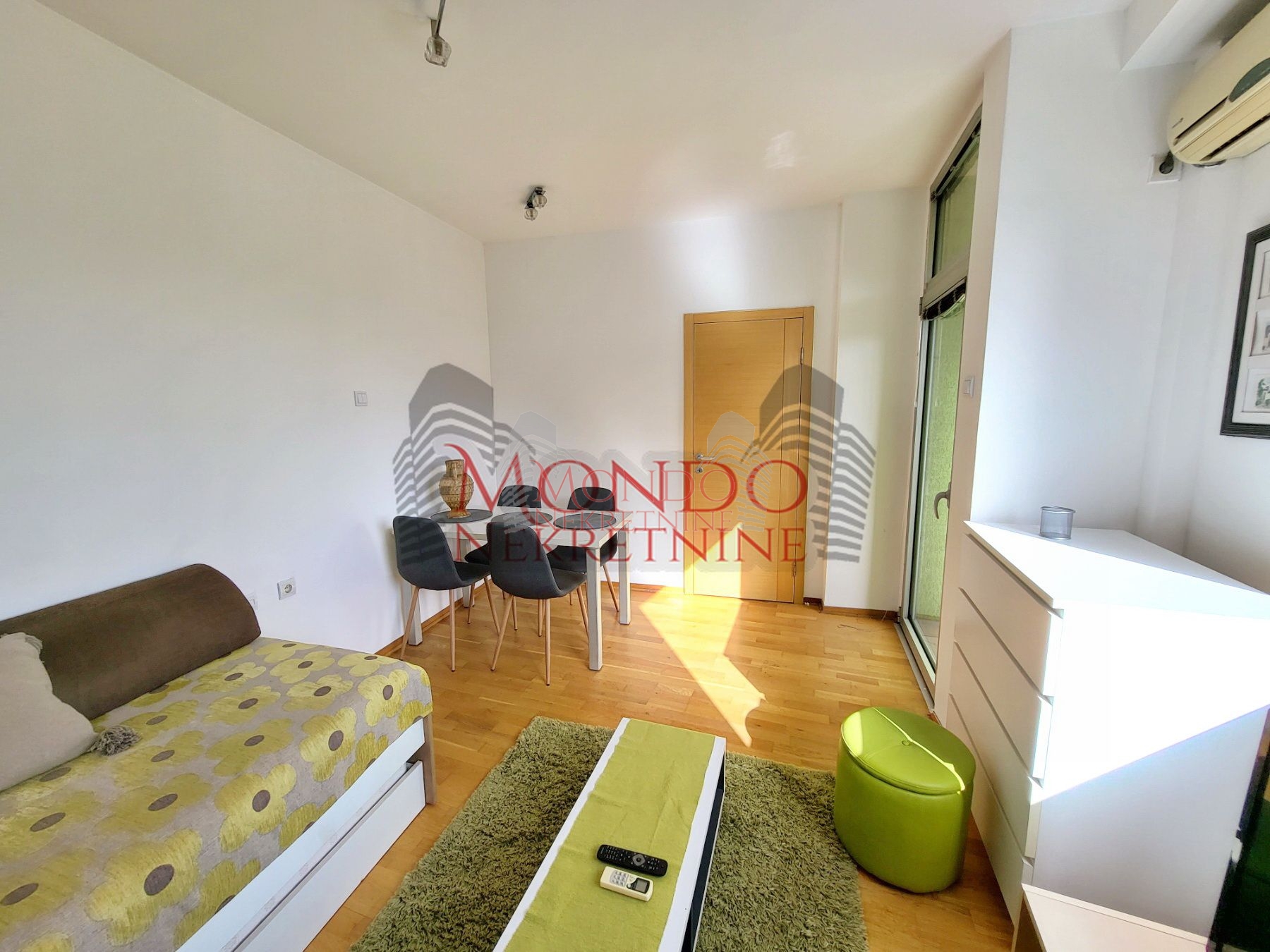 Jednoiposoban stan kod Filozofskog fakulteta