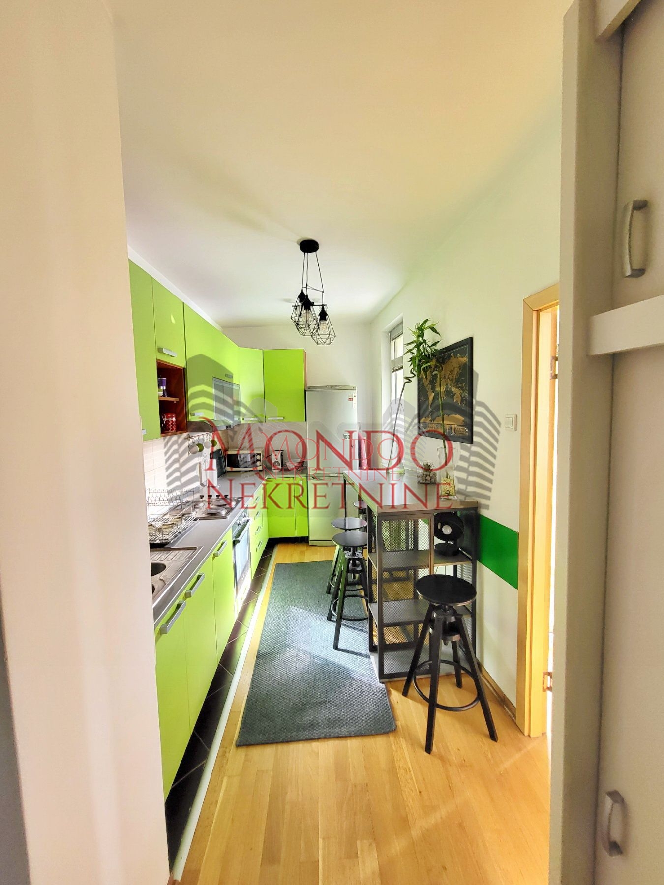 Jednoiposoban stan kod Filozofskog fakulteta