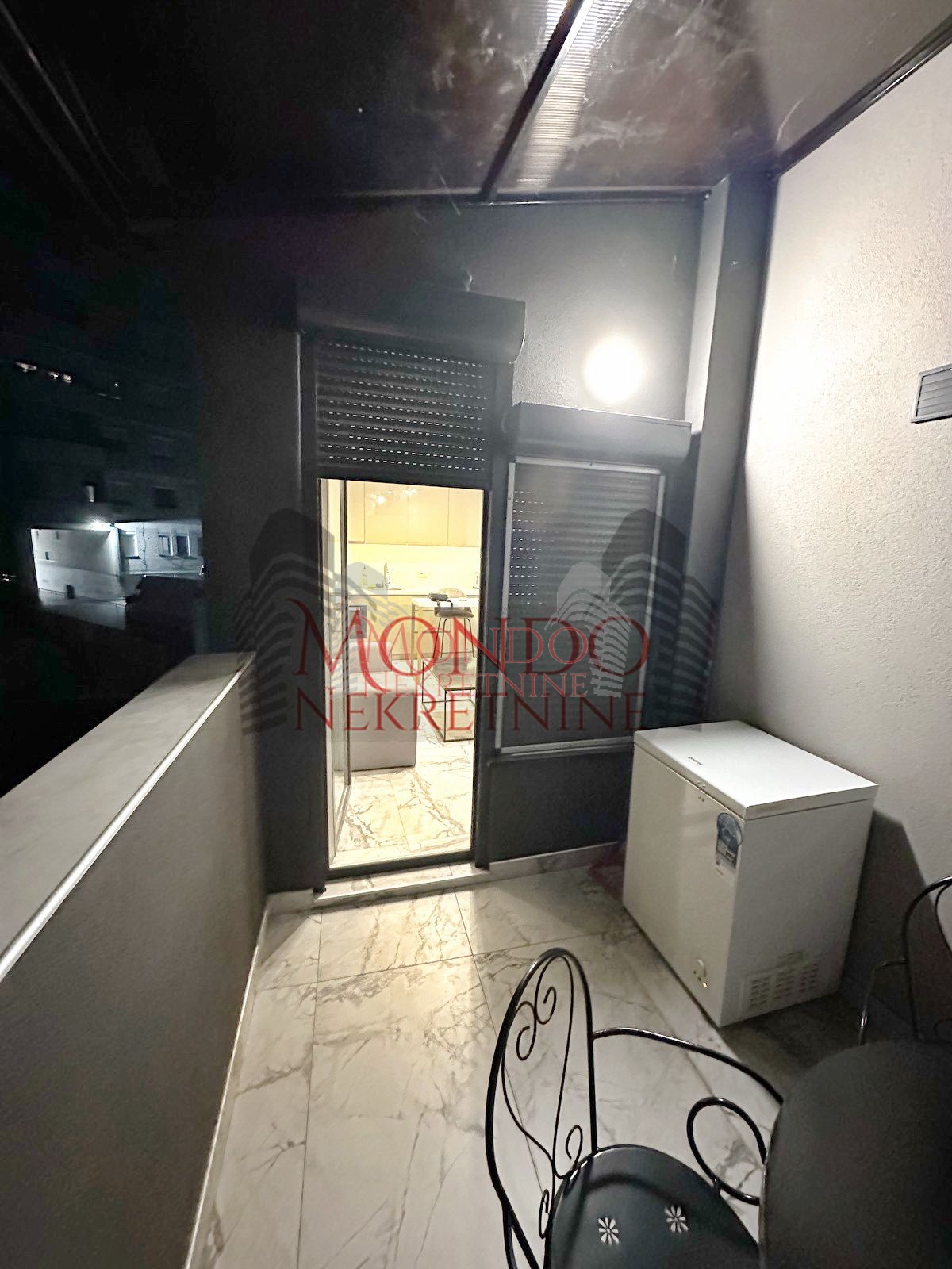 Lux jednoiposoban stan kod Čaira