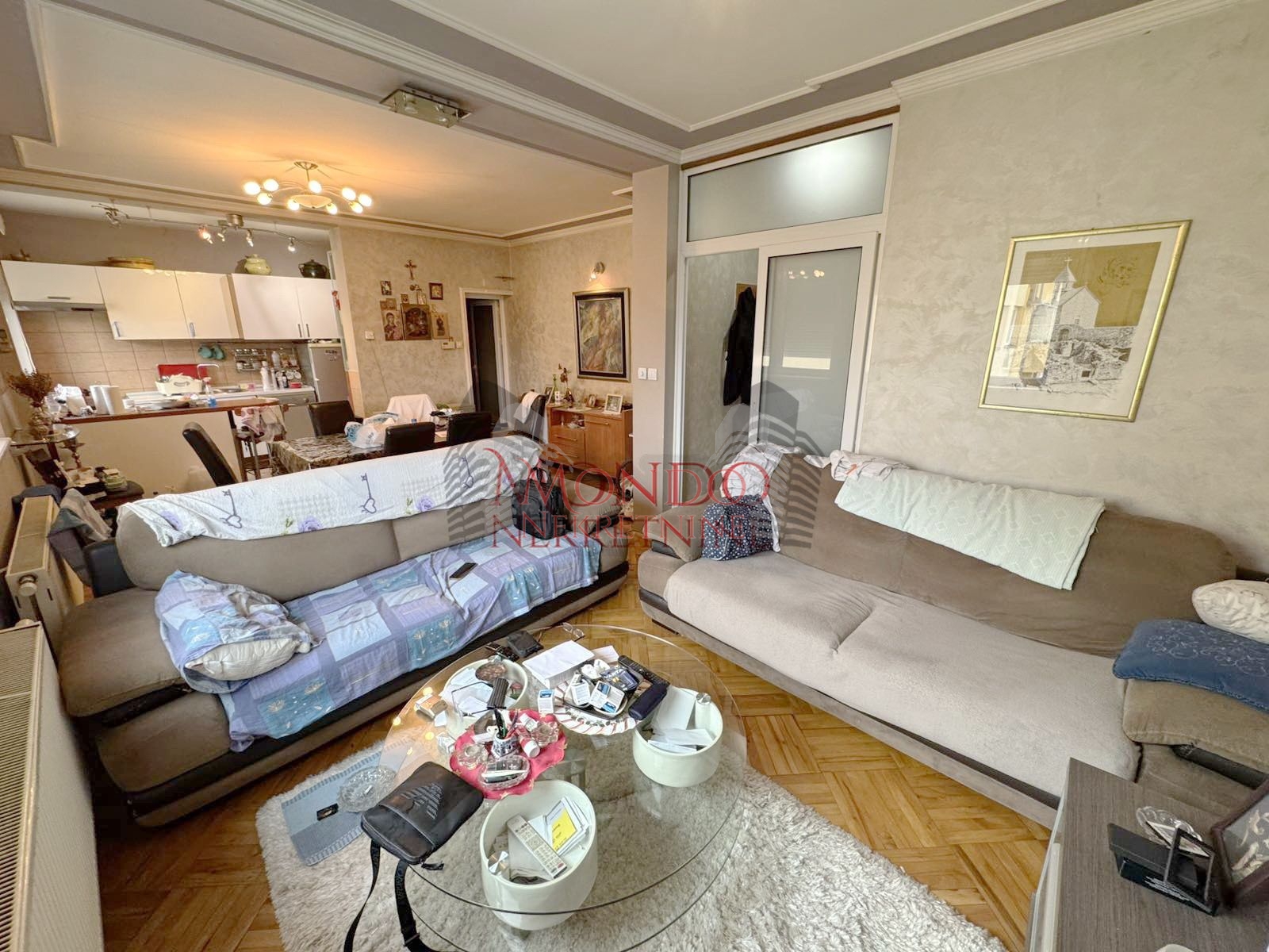 Trosoban stan u blizini Crvenog pevca, ul Dragise Cvetkovica