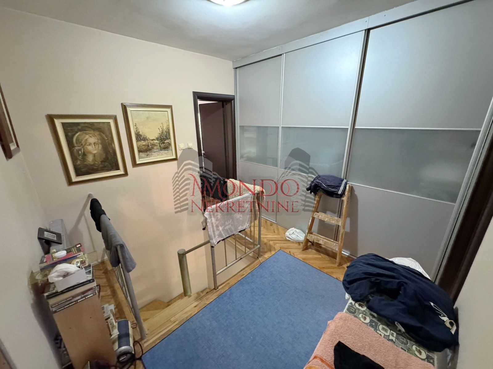 Trosoban stan u blizini Crvenog pevca, ul Dragise Cvetkovica