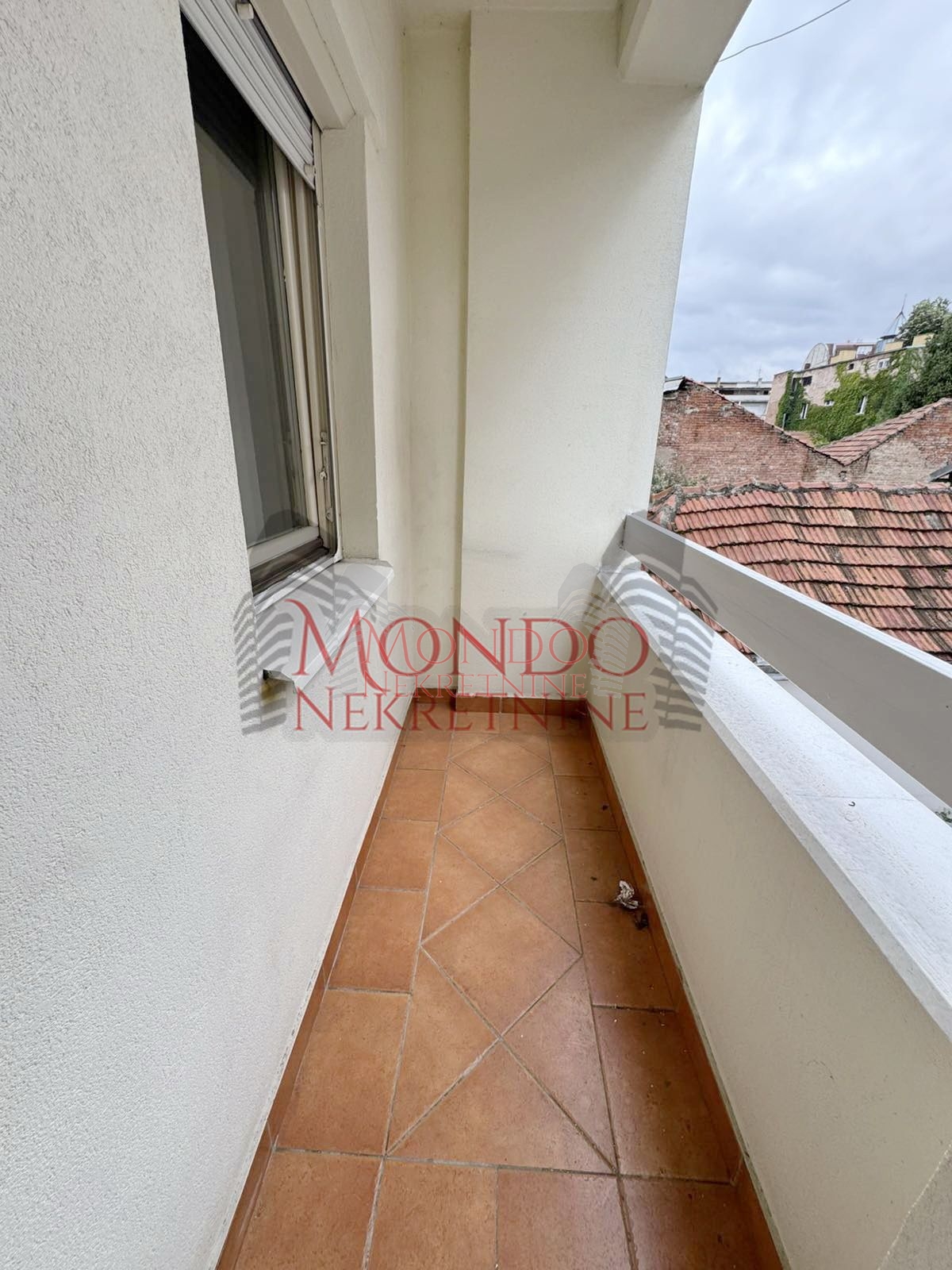 Trosoban stan u samom centru grada iza Foruma