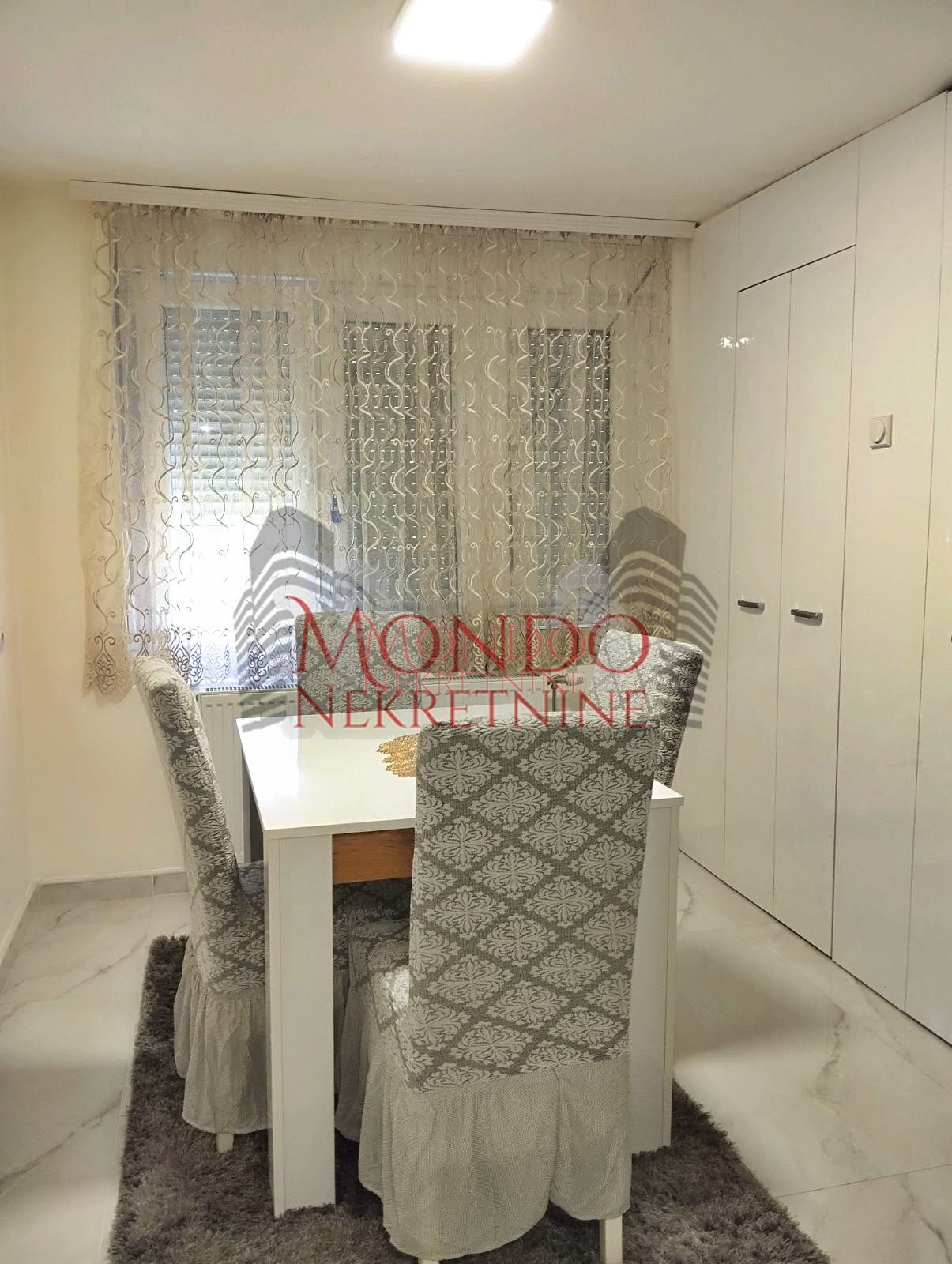 Dvosoban stan u blizini parka Svetog Save