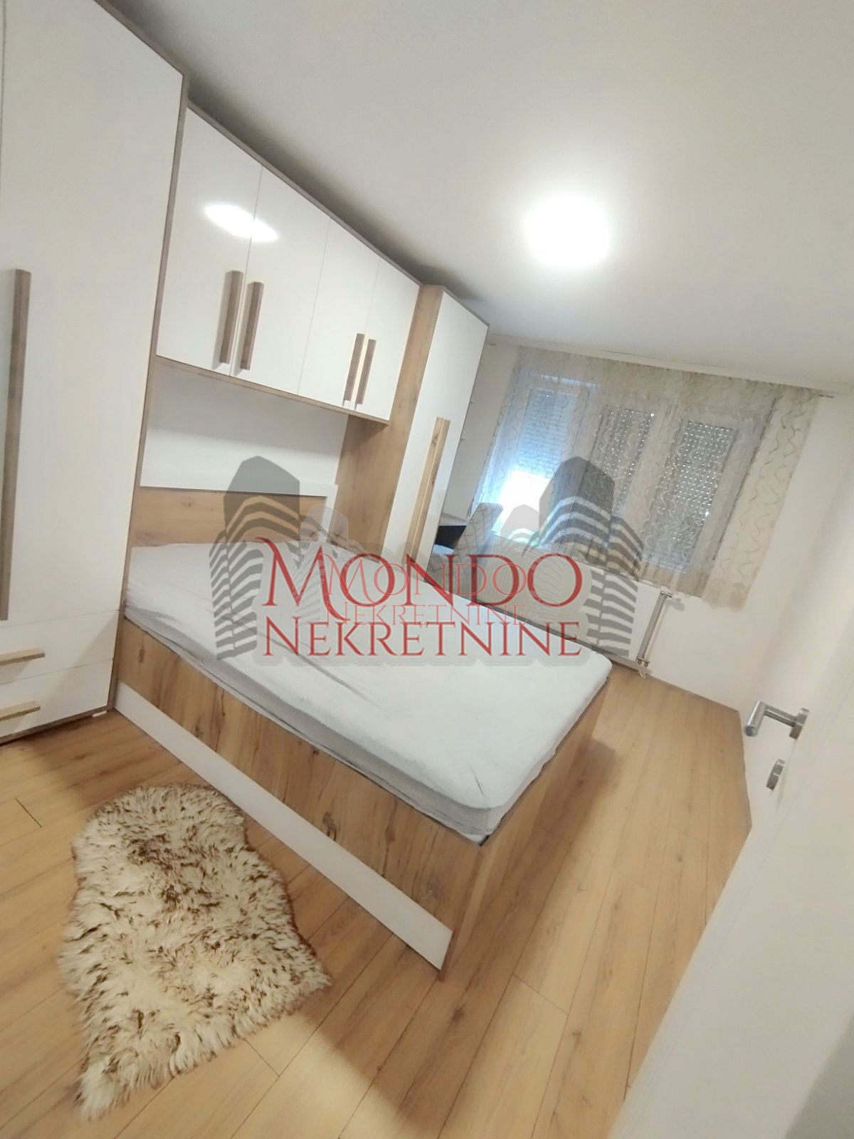 Dvosoban stan u blizini parka Svetog Save