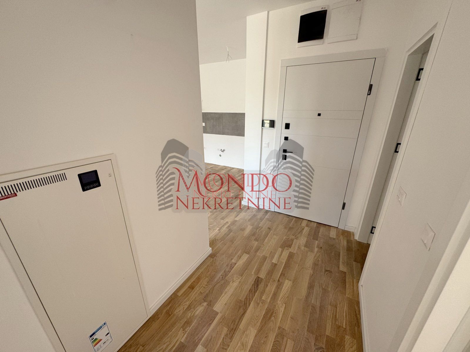 Na prodaju dvoiposoban nov stan na Paliluli kod Kule