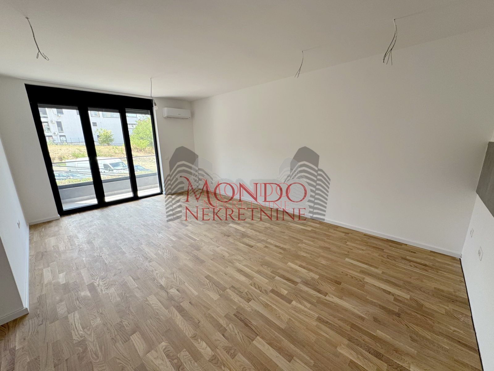 Na prodaju dvoiposoban nov stan na Paliluli kod Kule